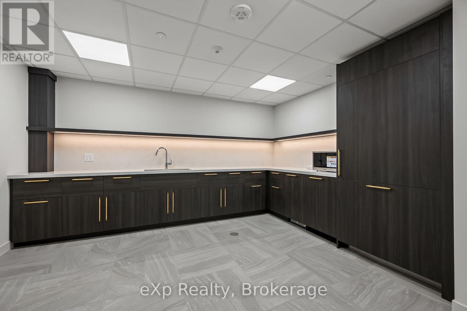 606 - 93 Arthur Street S, Guelph, Ontario  N1E 0T3 - Photo 32 - X12186860