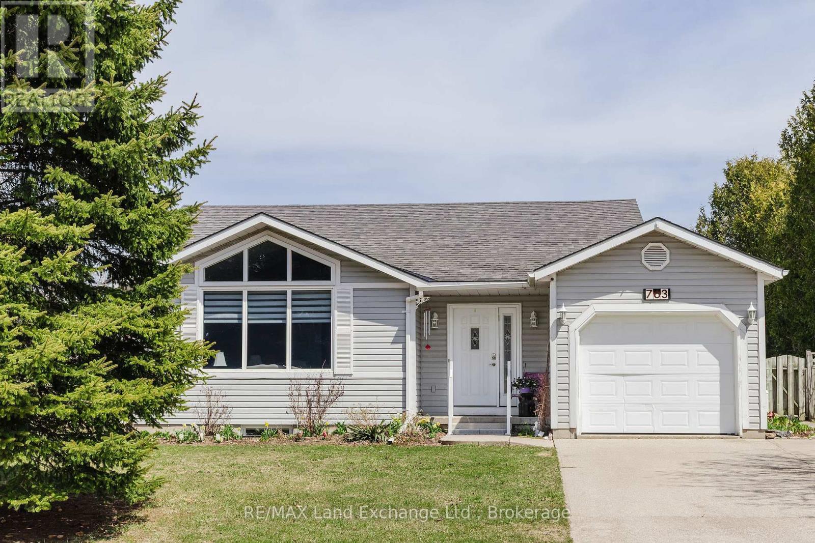 763 Bradford Street, Saugeen Shores, Ontario  N0H 2C0 - Photo 1 - X12187117