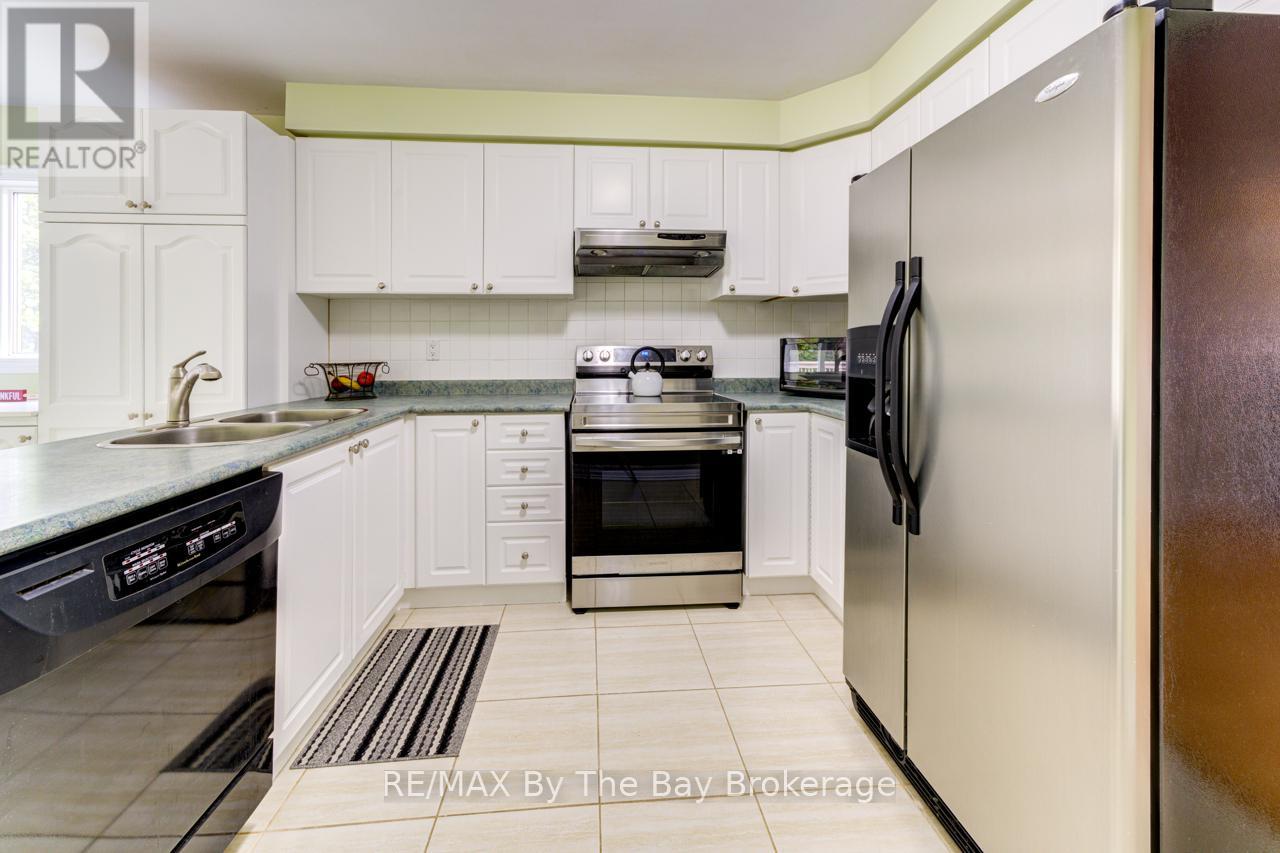 139 Dyer Drive, Wasaga Beach, Ontario  L9Z 1M1 - Photo 10 - S12187345