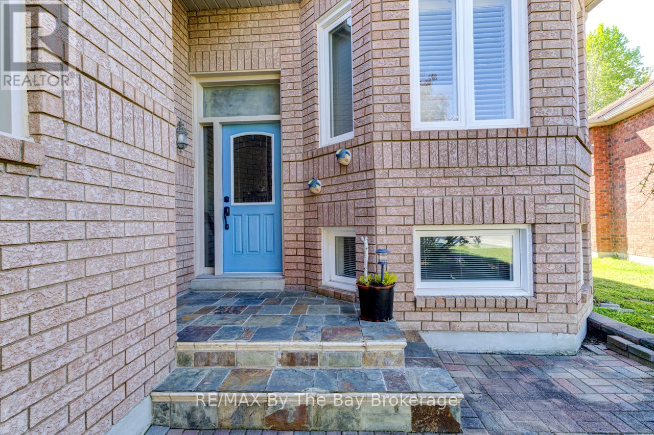 139 Dyer Drive, Wasaga Beach, Ontario  L9Z 1M1 - Photo 2 - S12187345