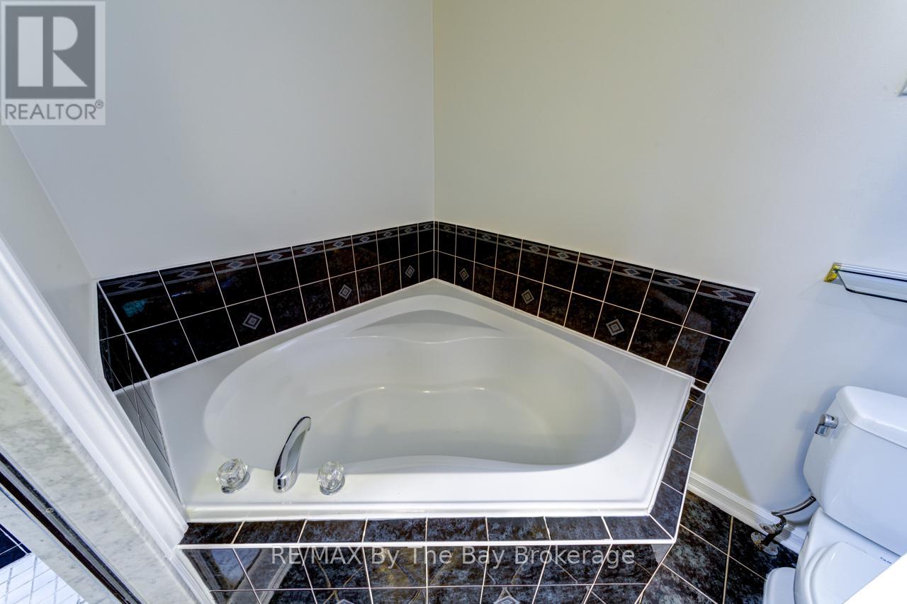 139 Dyer Drive, Wasaga Beach, Ontario  L9Z 1M1 - Photo 22 - S12187345