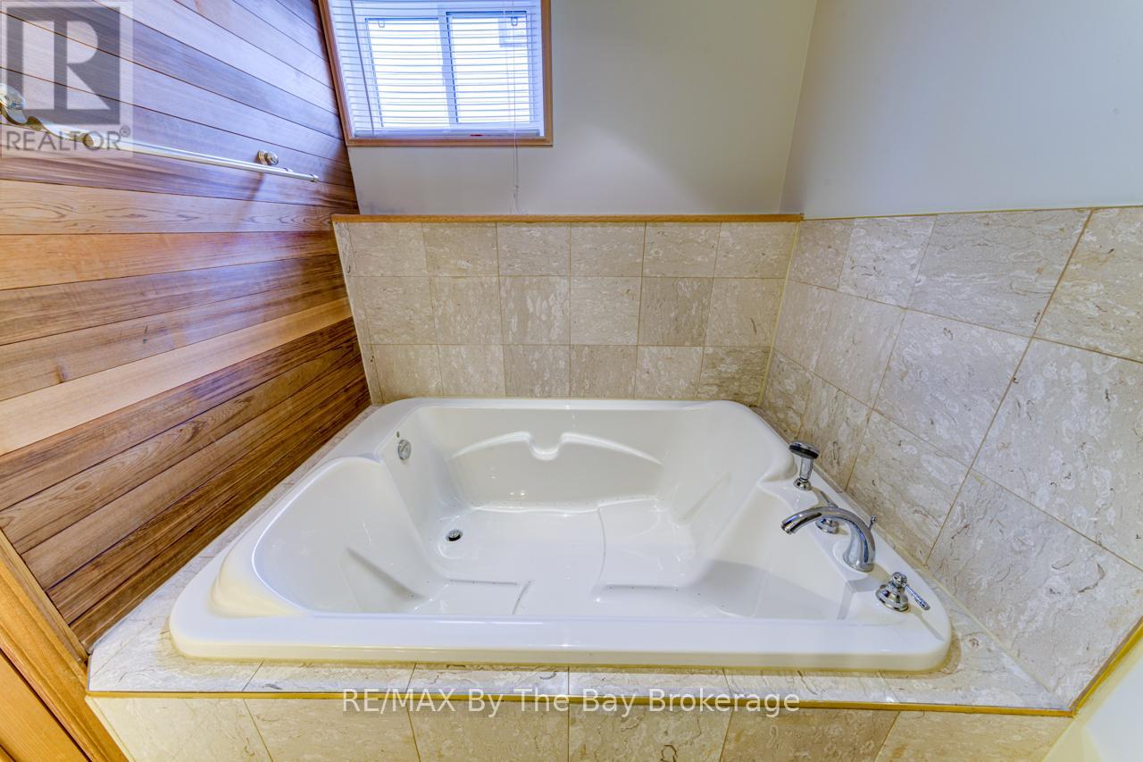 139 Dyer Drive, Wasaga Beach, Ontario  L9Z 1M1 - Photo 39 - S12187345