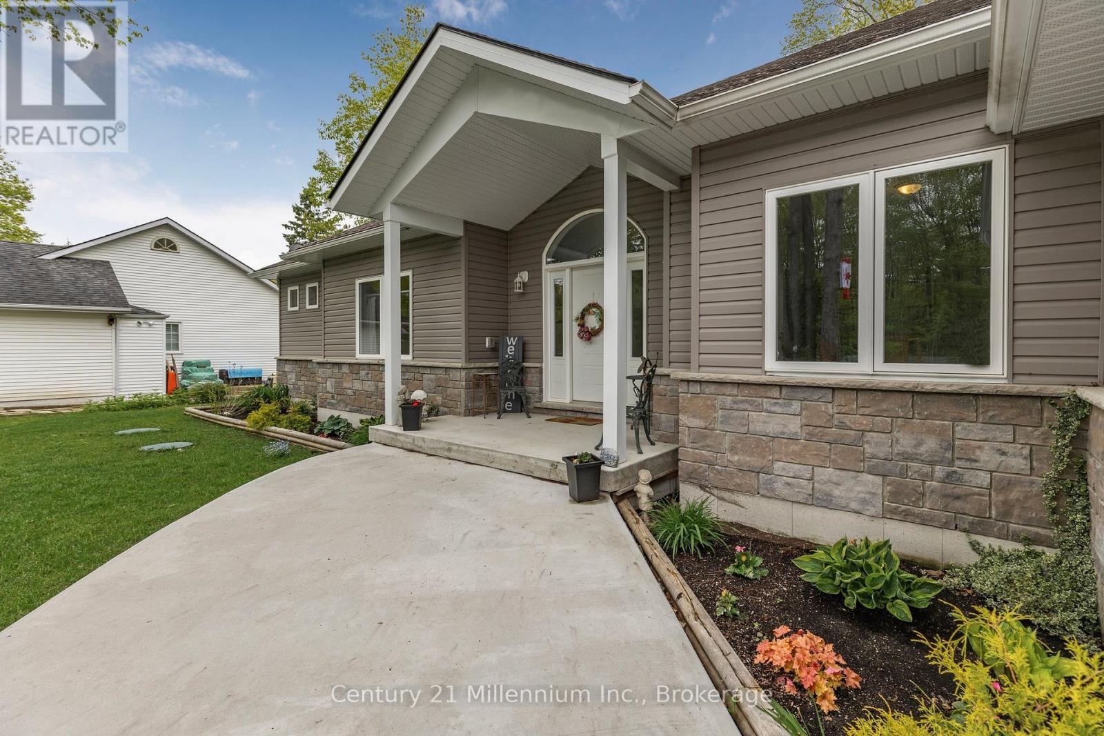 2a Jalna Court, Wasaga Beach, Ontario  L9Z 1B2 - Photo 4 - S12187437