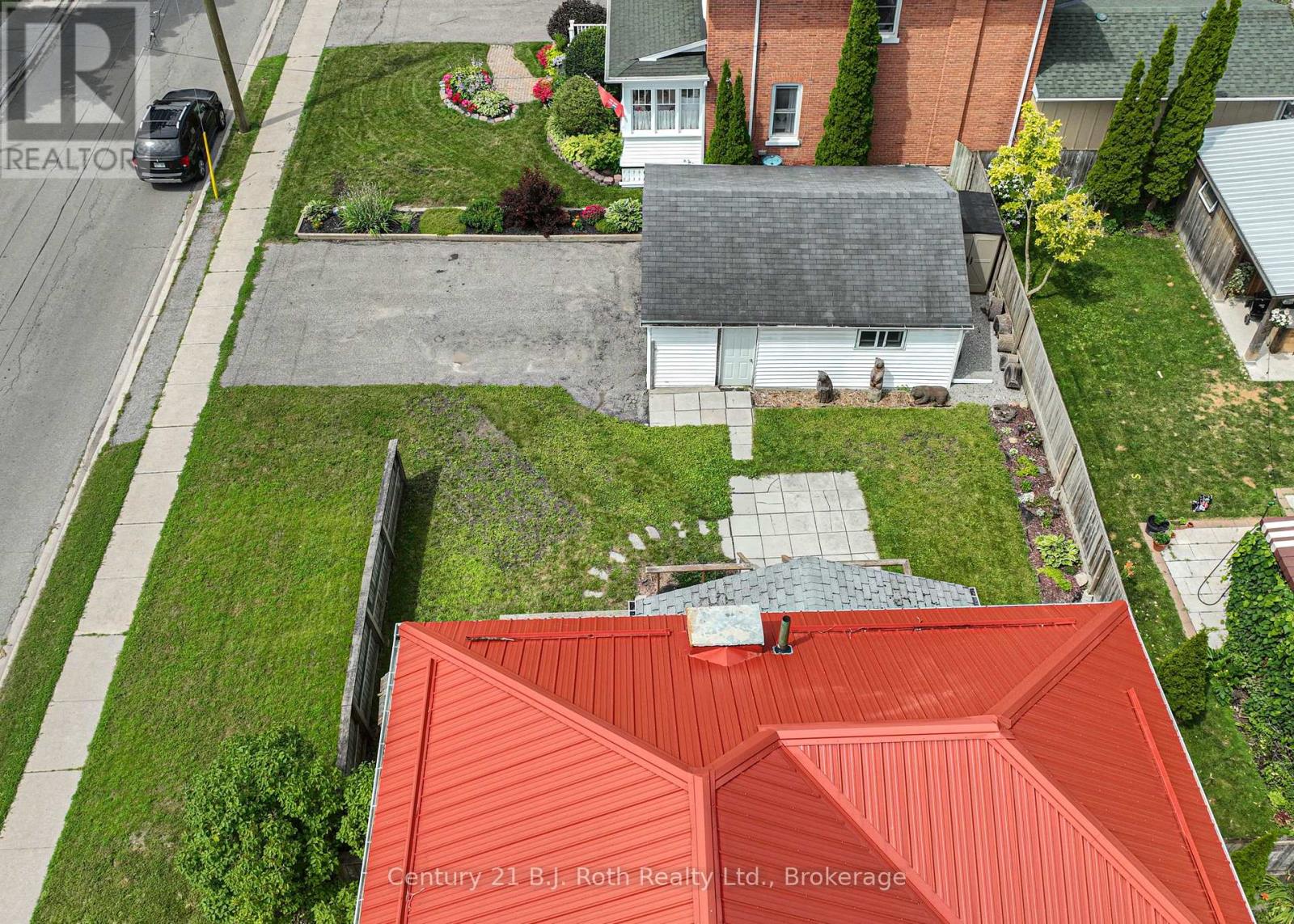 33 Sussex Street S, Kawartha Lakes, Ontario  K9V 3E7 - Photo 11 - X12187694