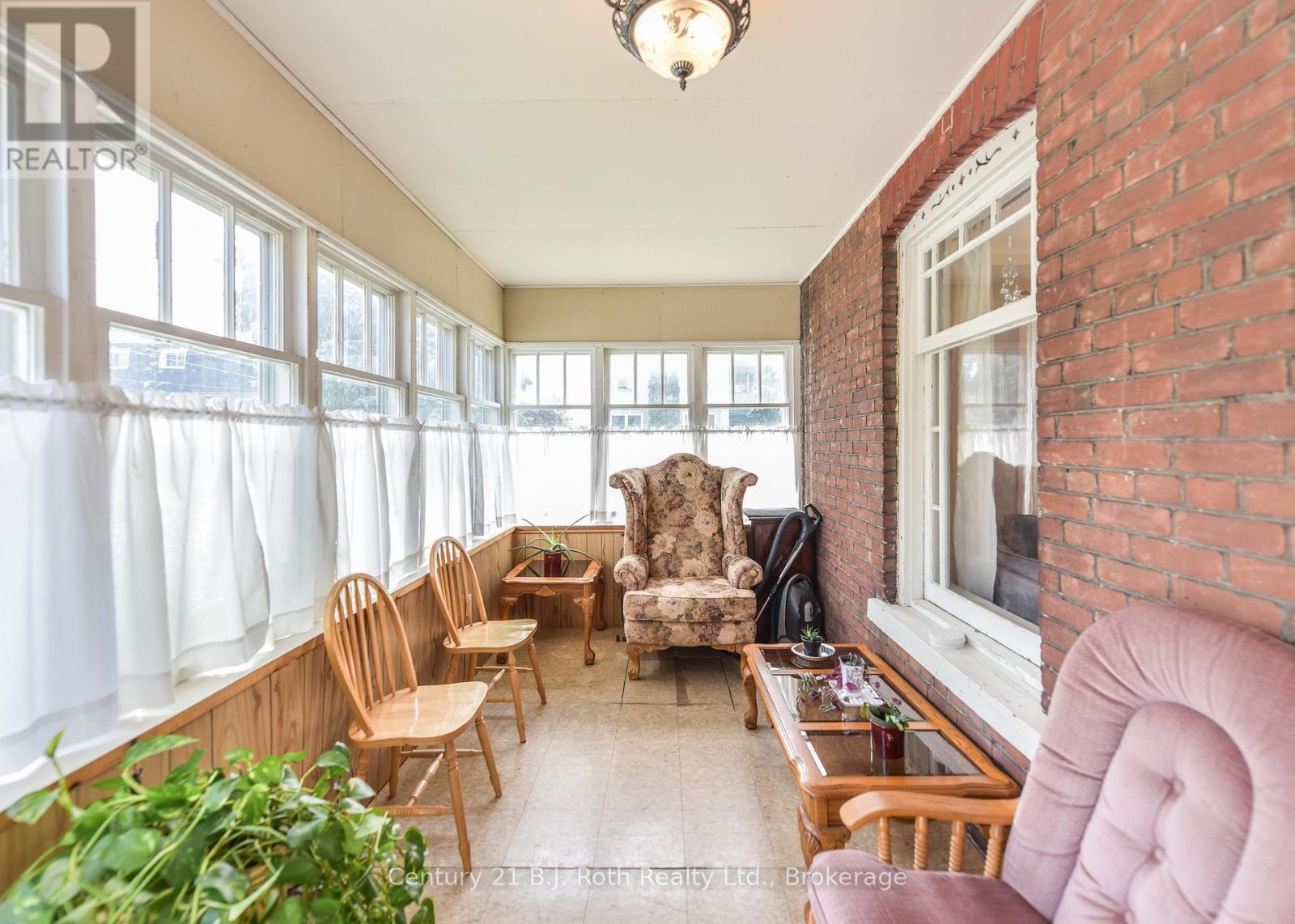 33 Sussex Street S, Kawartha Lakes, Ontario  K9V 3E7 - Photo 16 - X12187694