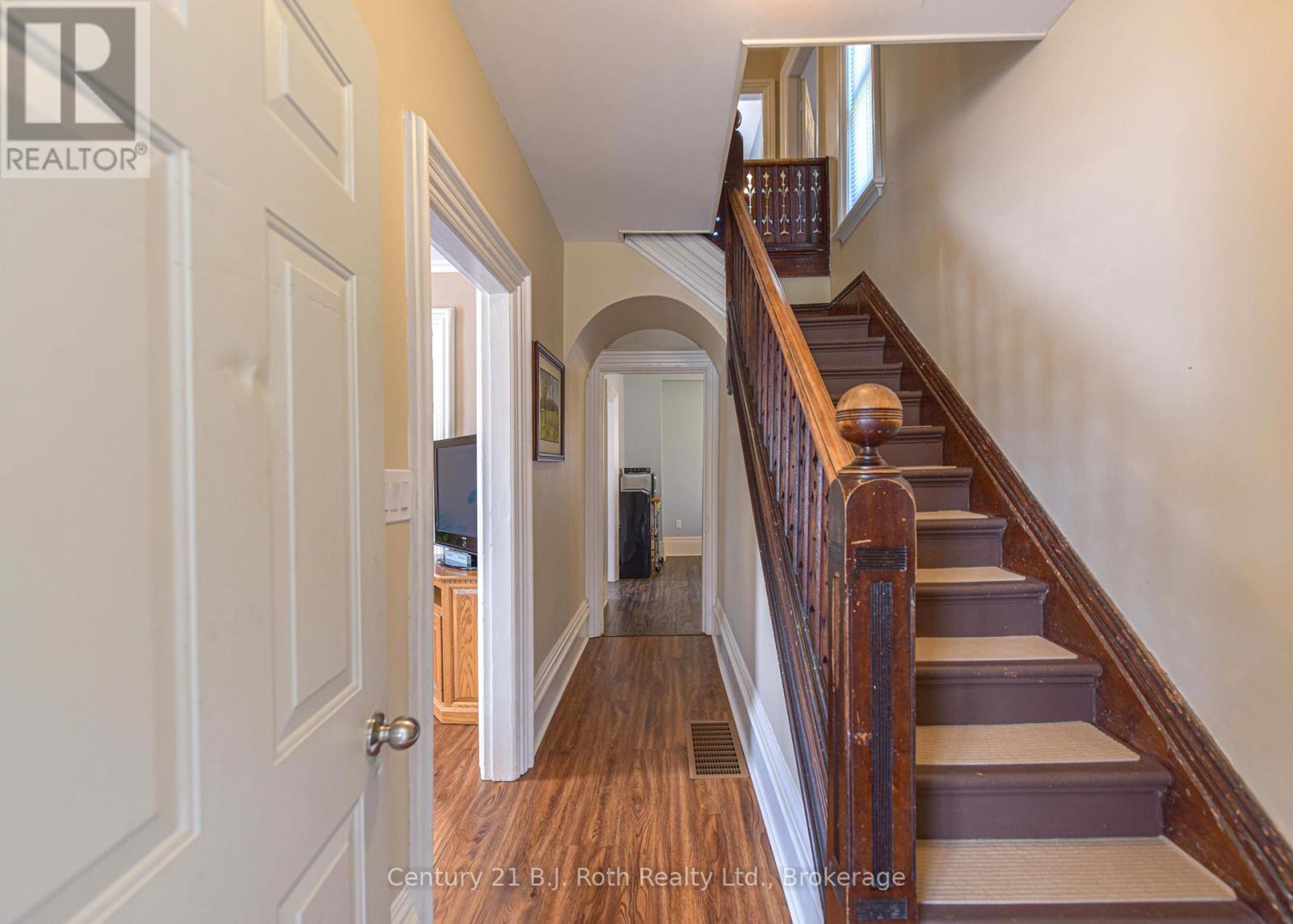 33 Sussex Street S, Kawartha Lakes, Ontario  K9V 3E7 - Photo 18 - X12187694