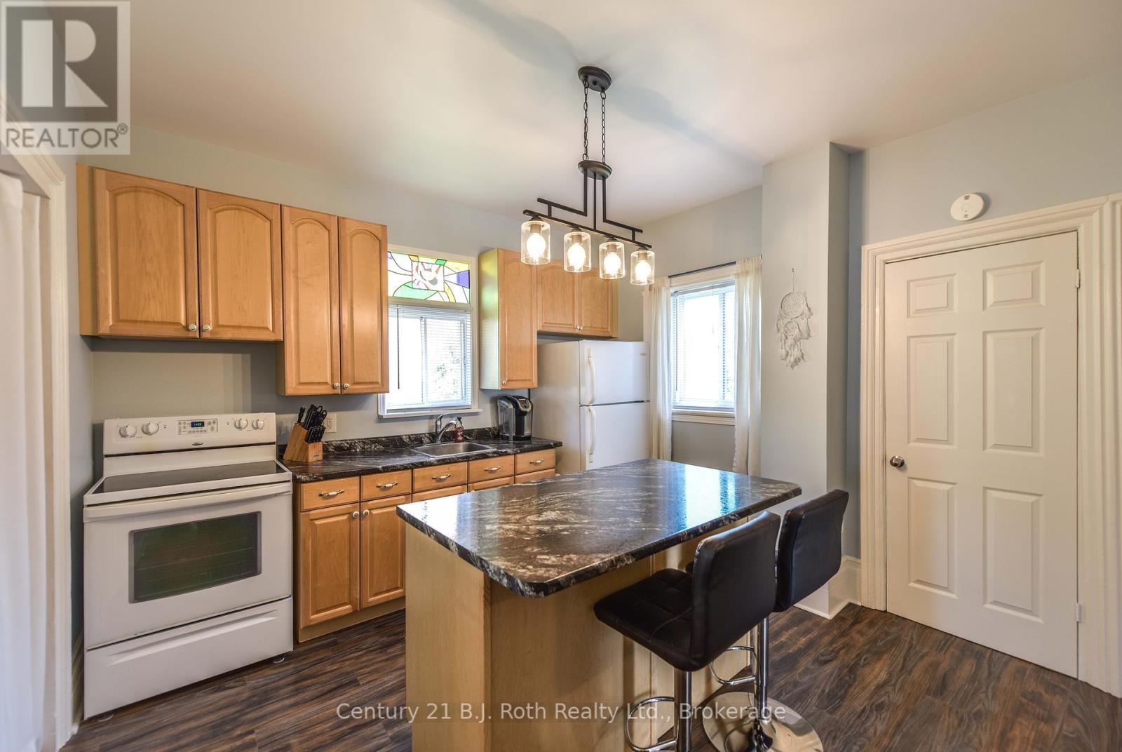 33 Sussex Street S, Kawartha Lakes, Ontario  K9V 3E7 - Photo 27 - X12187694