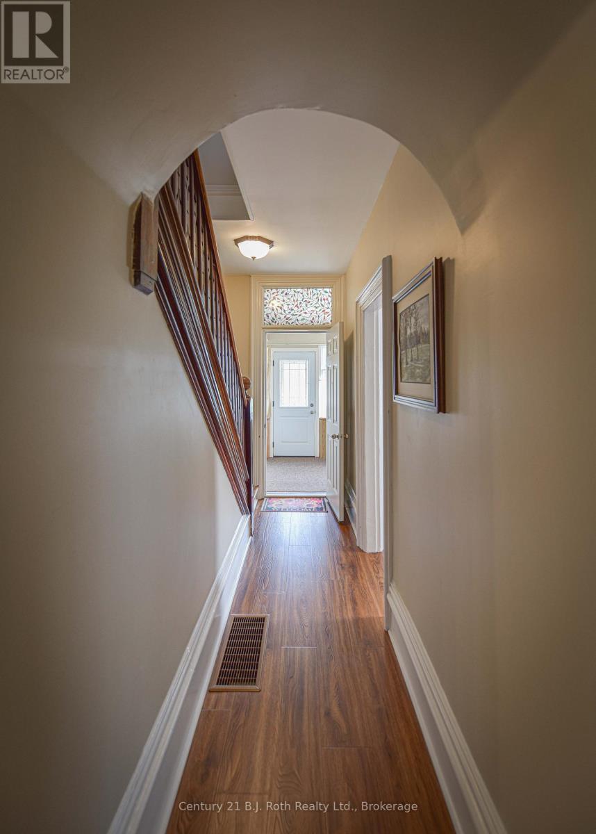 33 Sussex Street S, Kawartha Lakes, Ontario  K9V 3E7 - Photo 28 - X12187694