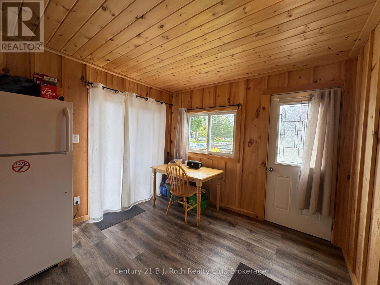 33 Sussex Street S, Kawartha Lakes, Ontario  K9V 3E7 - Photo 44 - X12187694