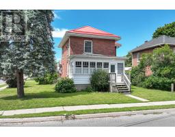 33 SUSSEX STREET S, Kawartha Lakes, Ontario