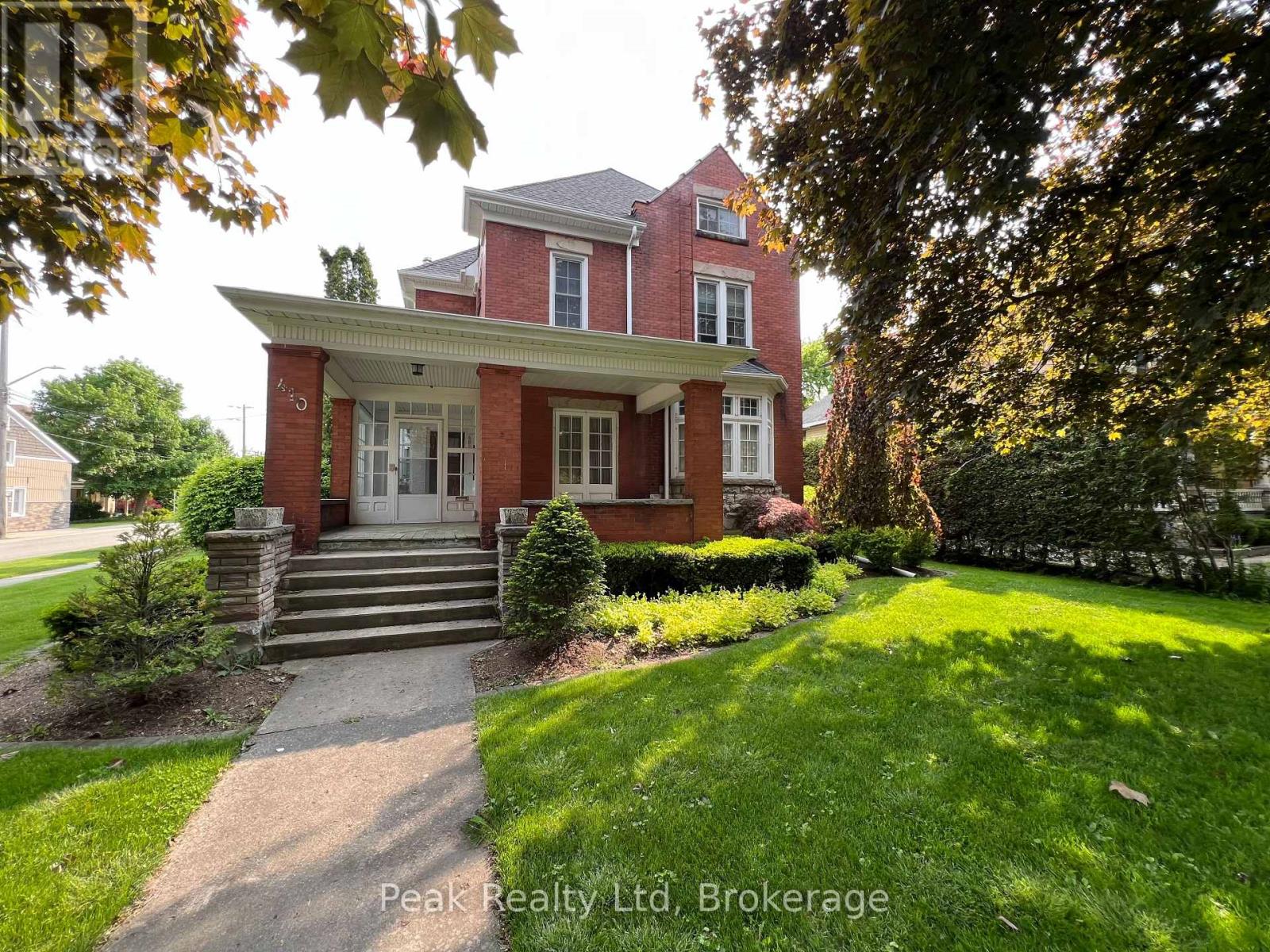 410 MAIN STREET W, North Perth, Ontario