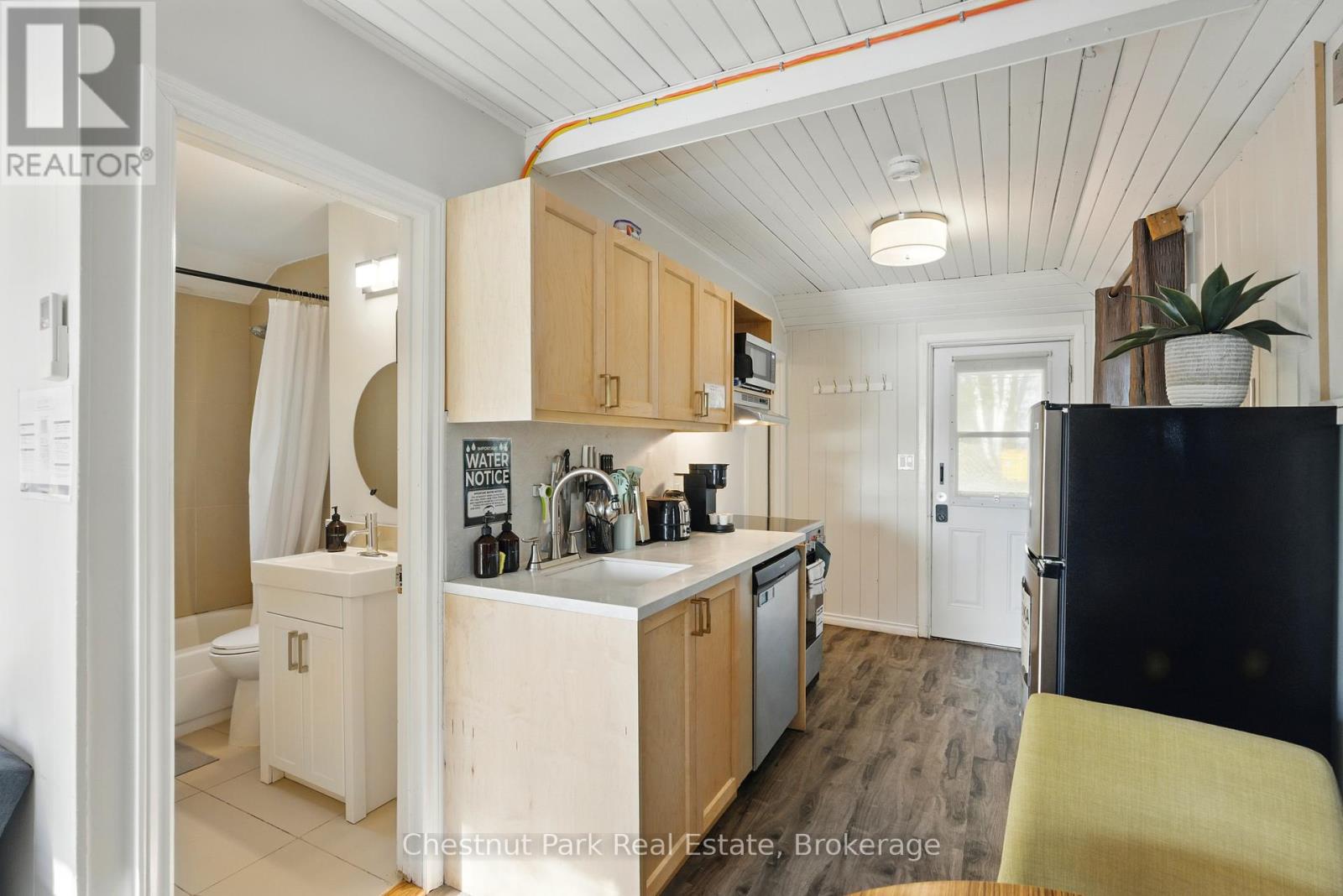 1091 Dwight Beach Road, Lake Of Bays, Ontario  P0A 1H0 - Photo 28 - X12187940