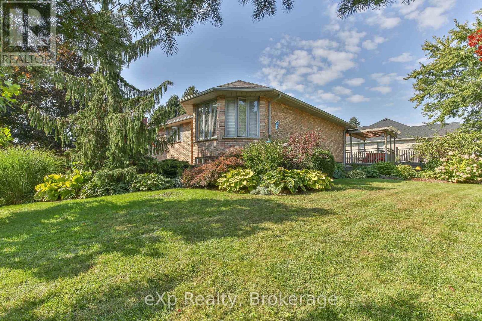 52 Tanager Drive, Tillsonburg, Ontario  N4G 5J6 - Photo 4 - X12188080