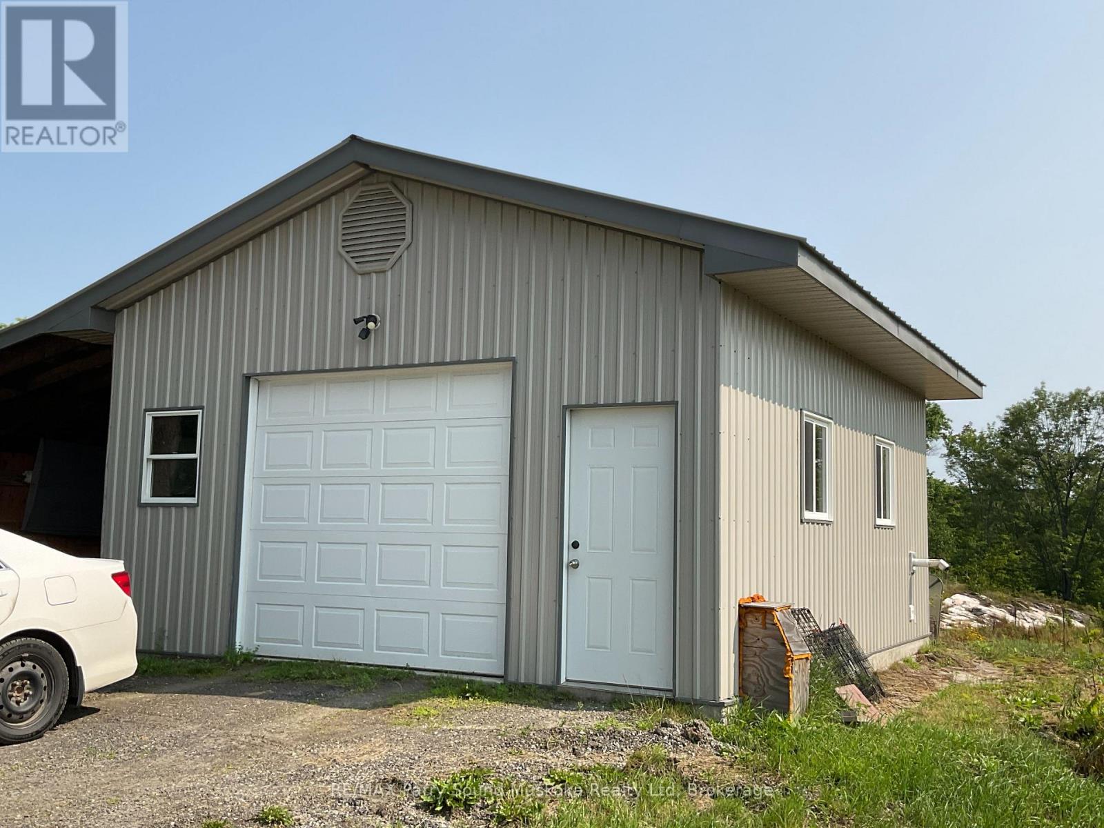 791 Clear Lake Road, Parry Sound Remote Area, Ontario  P0H 1A0 - Photo 3 - X12188085