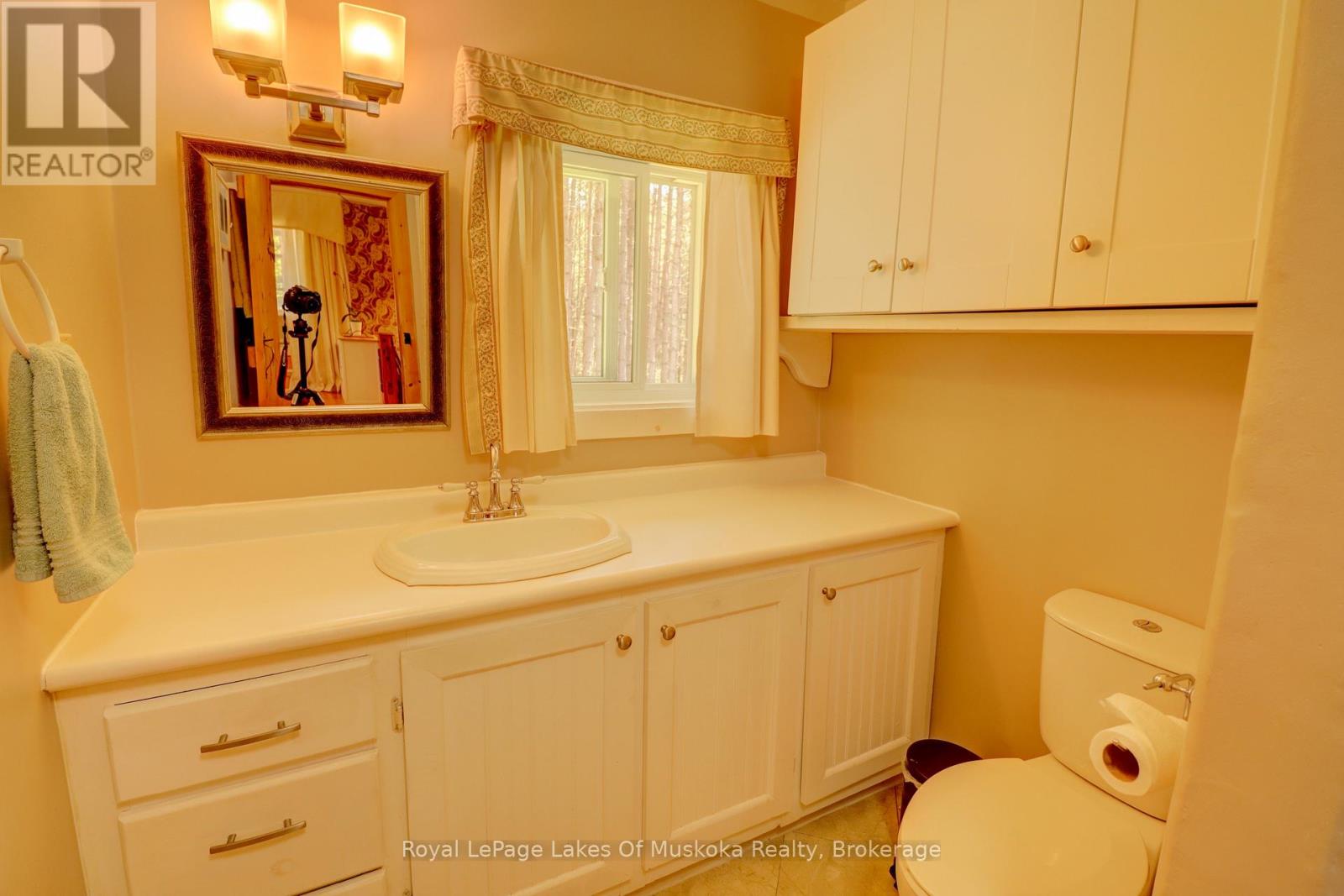 226 Owl Lake Road, Armour, Ontario  P0A 1L0 - Photo 10 - X12188122