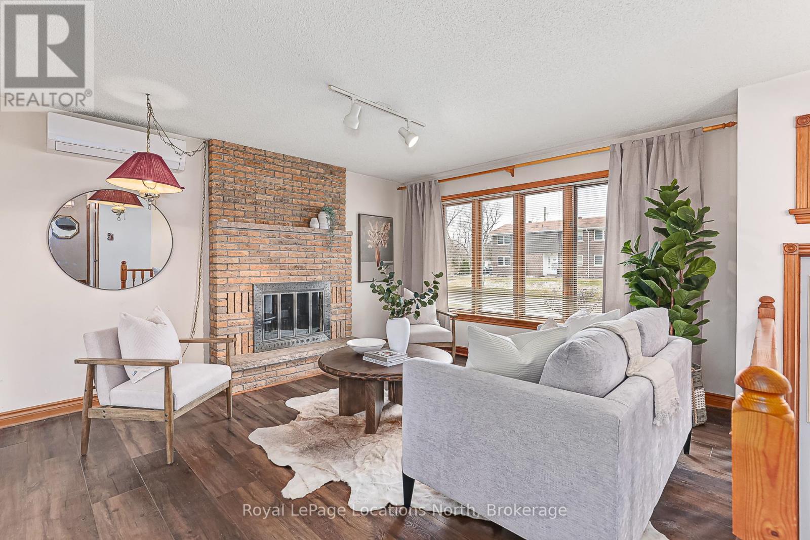 211 Seventh Street, Collingwood, Ontario  L9Y 4R4 - Photo 6 - S12188179