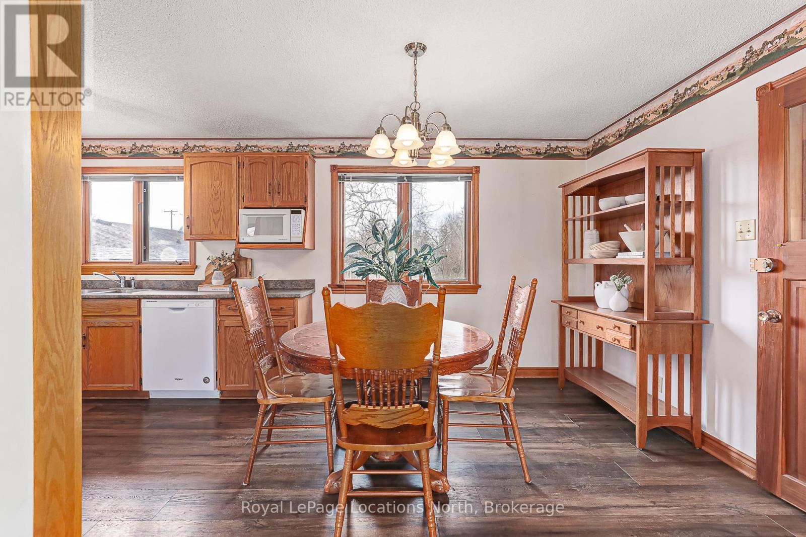 211 Seventh Street, Collingwood, Ontario  L9Y 4R4 - Photo 9 - S12188179