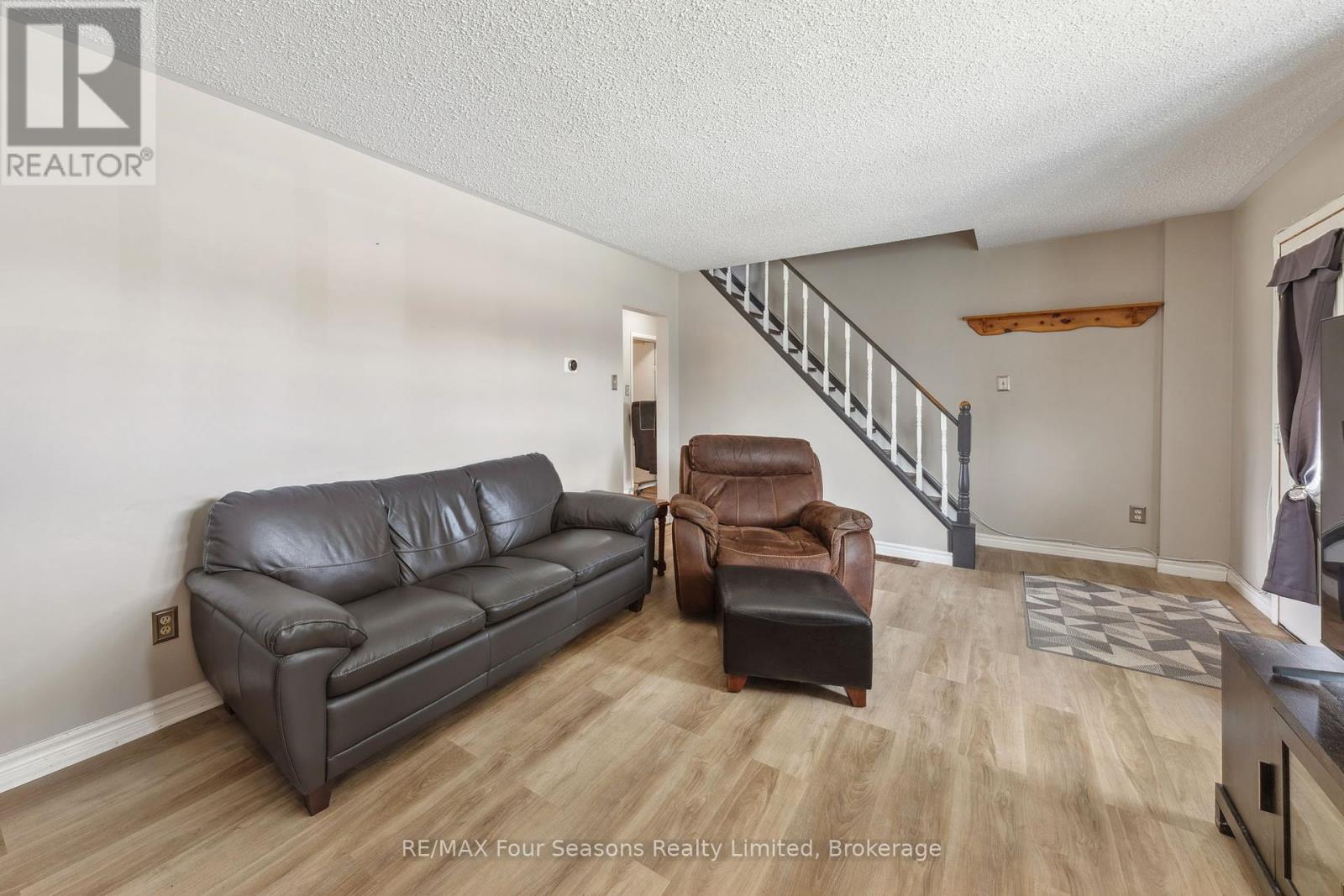 7146 Highway 26, Clearview, Ontario  L0M 1S0 - Photo 3 - S12188352