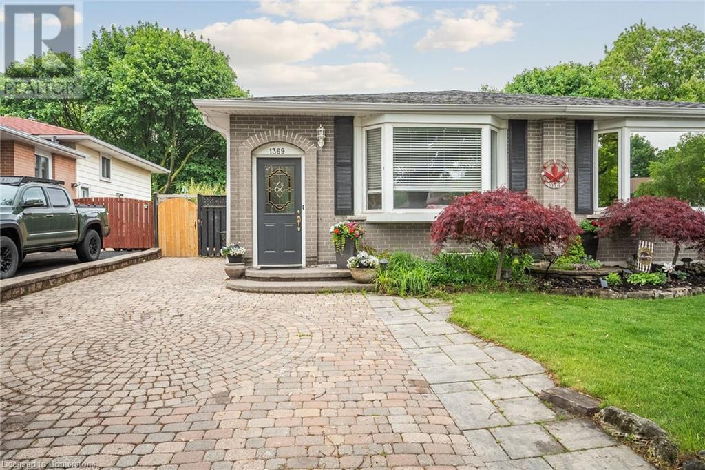 1369 ROYLEN Road, Oakville, Ontario