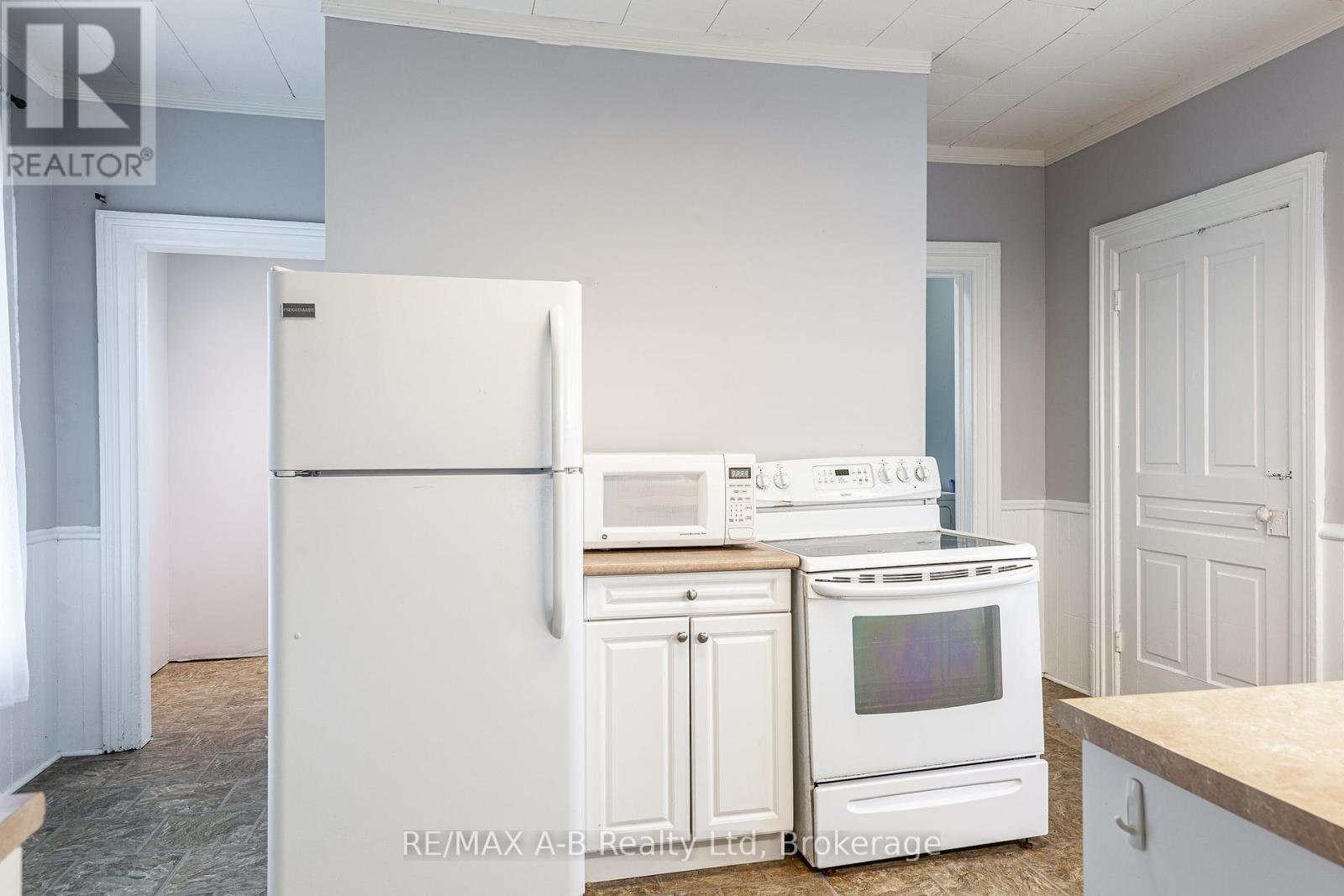 258 Nelson Street, Stratford, Ontario  N5A 2K3 - Photo 14 - X12188288