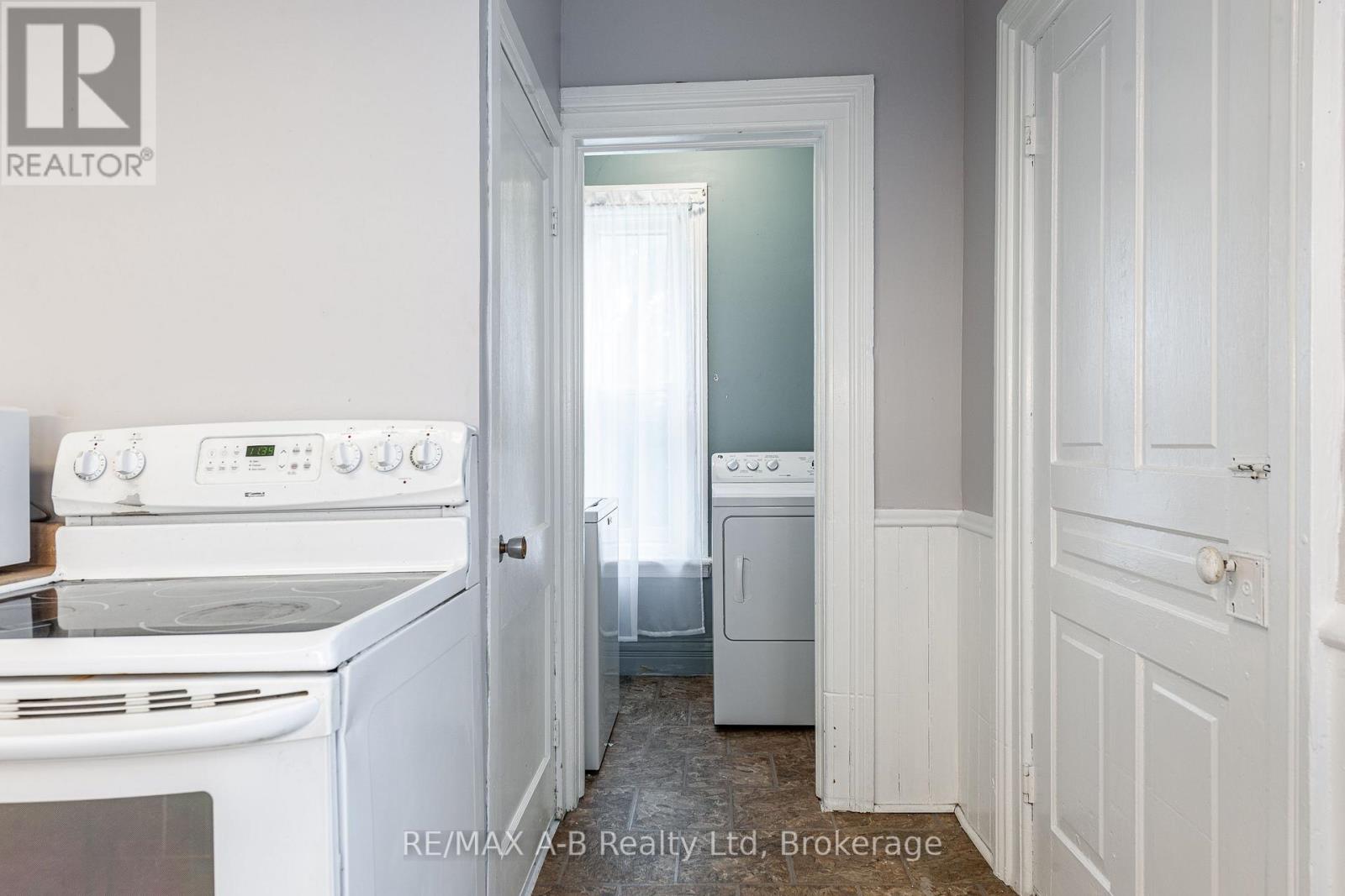 258 Nelson Street, Stratford, Ontario  N5A 2K3 - Photo 17 - X12188288