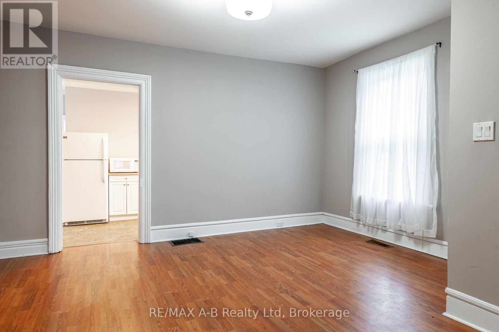 258 Nelson Street, Stratford, Ontario  N5A 2K3 - Photo 9 - X12188288