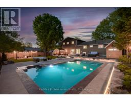 945 MUSKOKA BEACH ROAD, Gravenhurst, Ontario