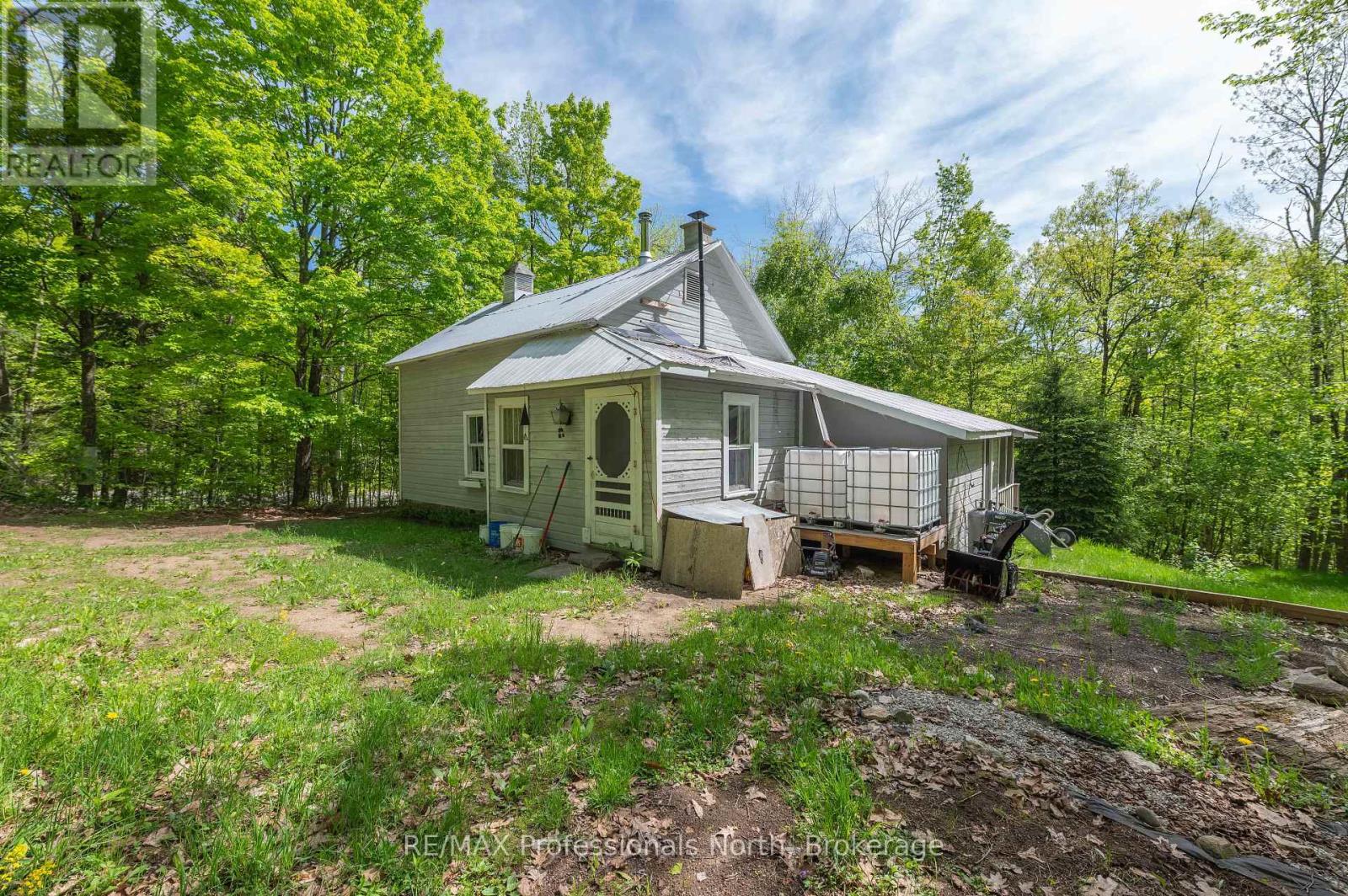 1005 Learners Lane, Minden Hills, Ontario  K0M 2K0 - Photo 1 - X12188433
