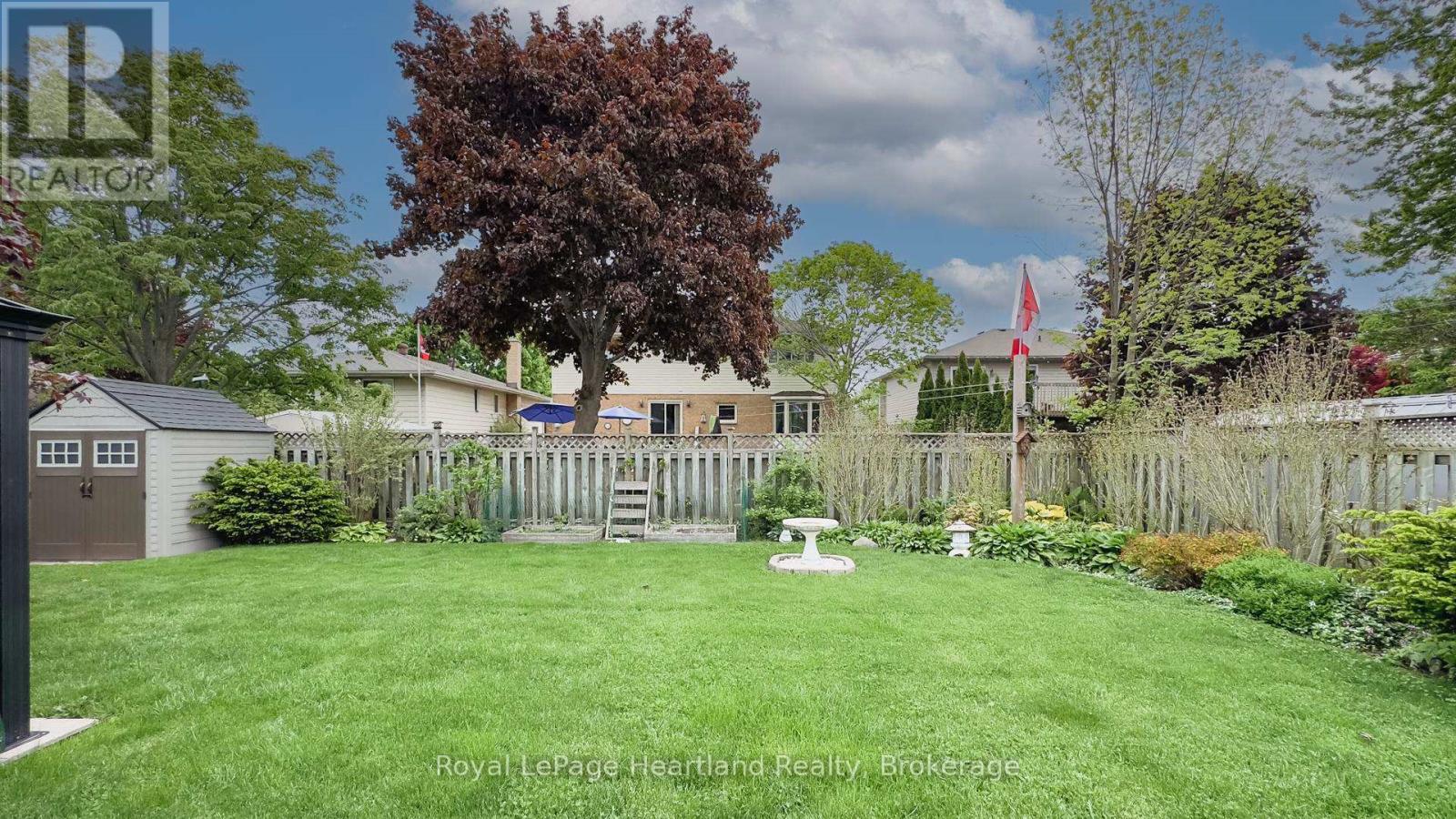 651 Kennard Crescent, Kincardine, Ontario  N2Z 1T5 - Photo 45 - X12188545