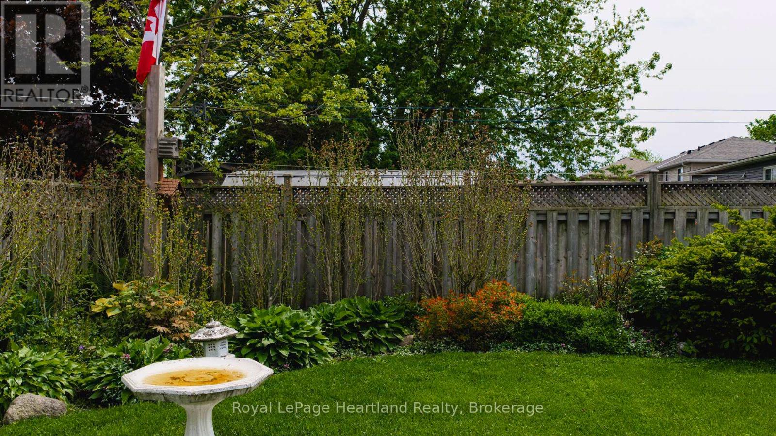 651 Kennard Crescent, Kincardine, Ontario  N2Z 1T5 - Photo 48 - X12188545
