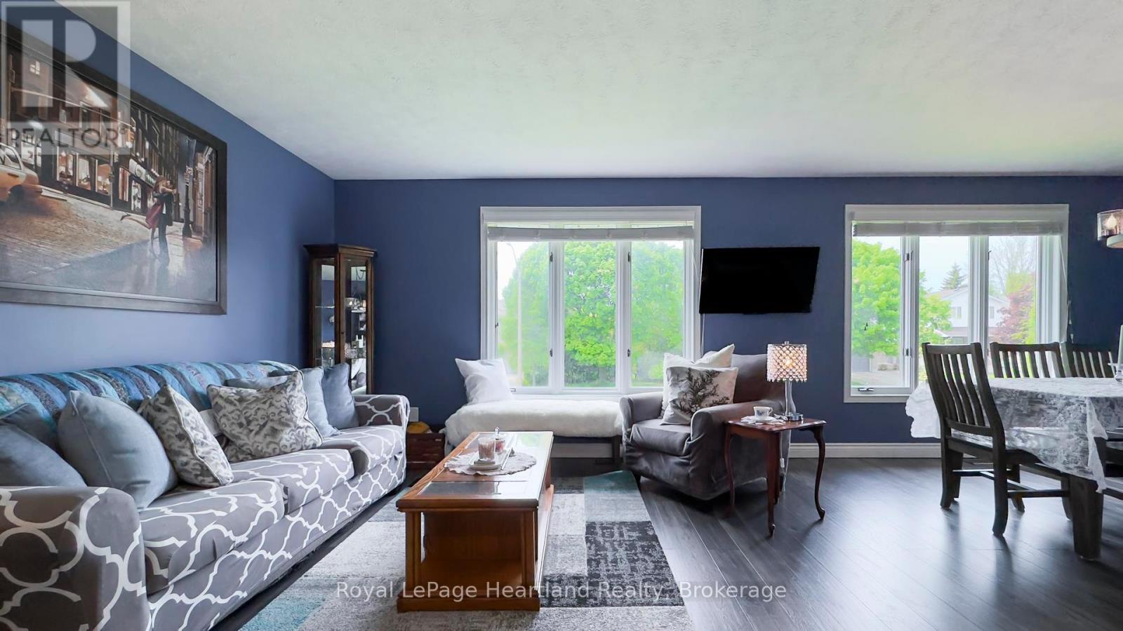 651 Kennard Crescent, Kincardine, Ontario  N2Z 1T5 - Photo 5 - X12188545