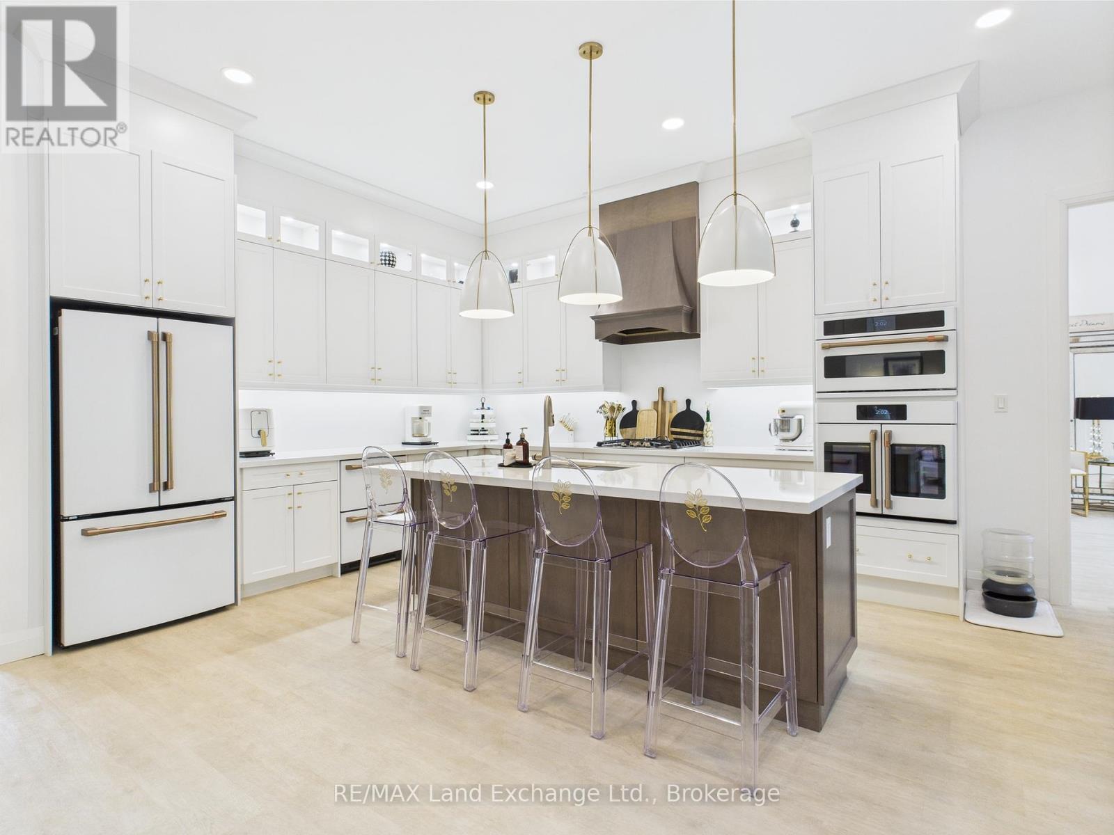 12 Sunset Place, Huron-Kinloss, Ontario  N2Z 0G6 - Photo 14 - X12188584