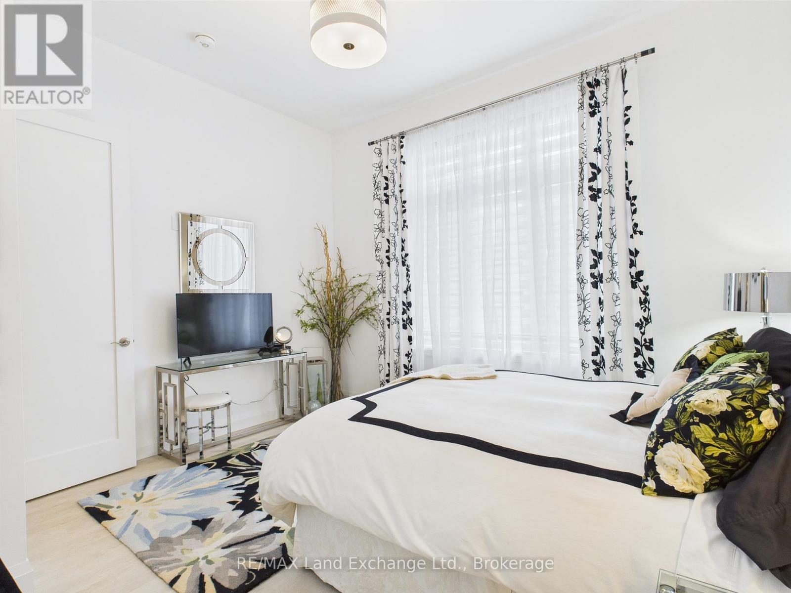12 Sunset Place, Huron-Kinloss, Ontario  N2Z 0G6 - Photo 30 - X12188584