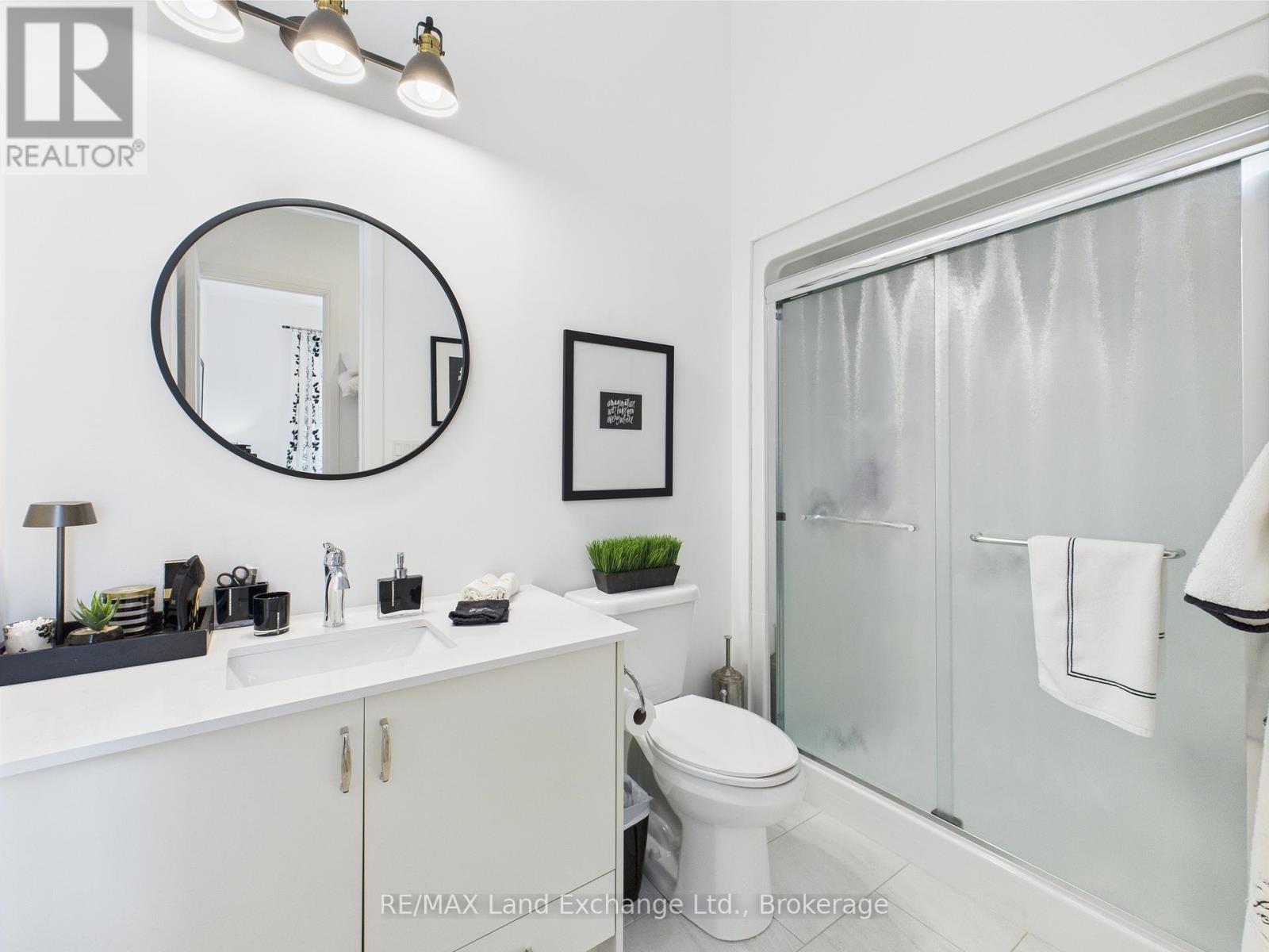 12 Sunset Place, Huron-Kinloss, Ontario  N2Z 0G6 - Photo 32 - X12188584