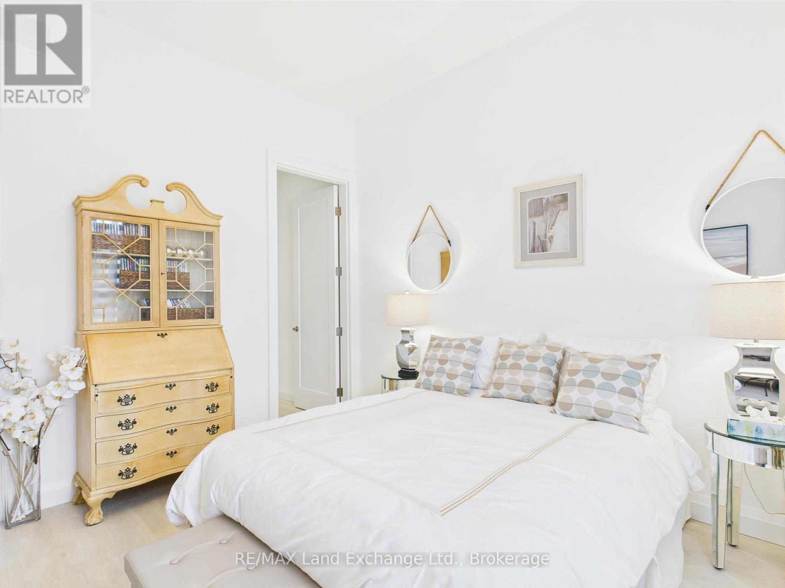 12 Sunset Place, Huron-Kinloss, Ontario  N2Z 0G6 - Photo 34 - X12188584