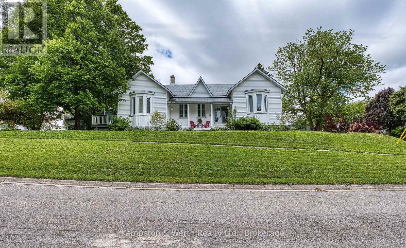 225 Queen Street N, Minto, Ontario  N0G 2P0 - Photo 3 - X12188648