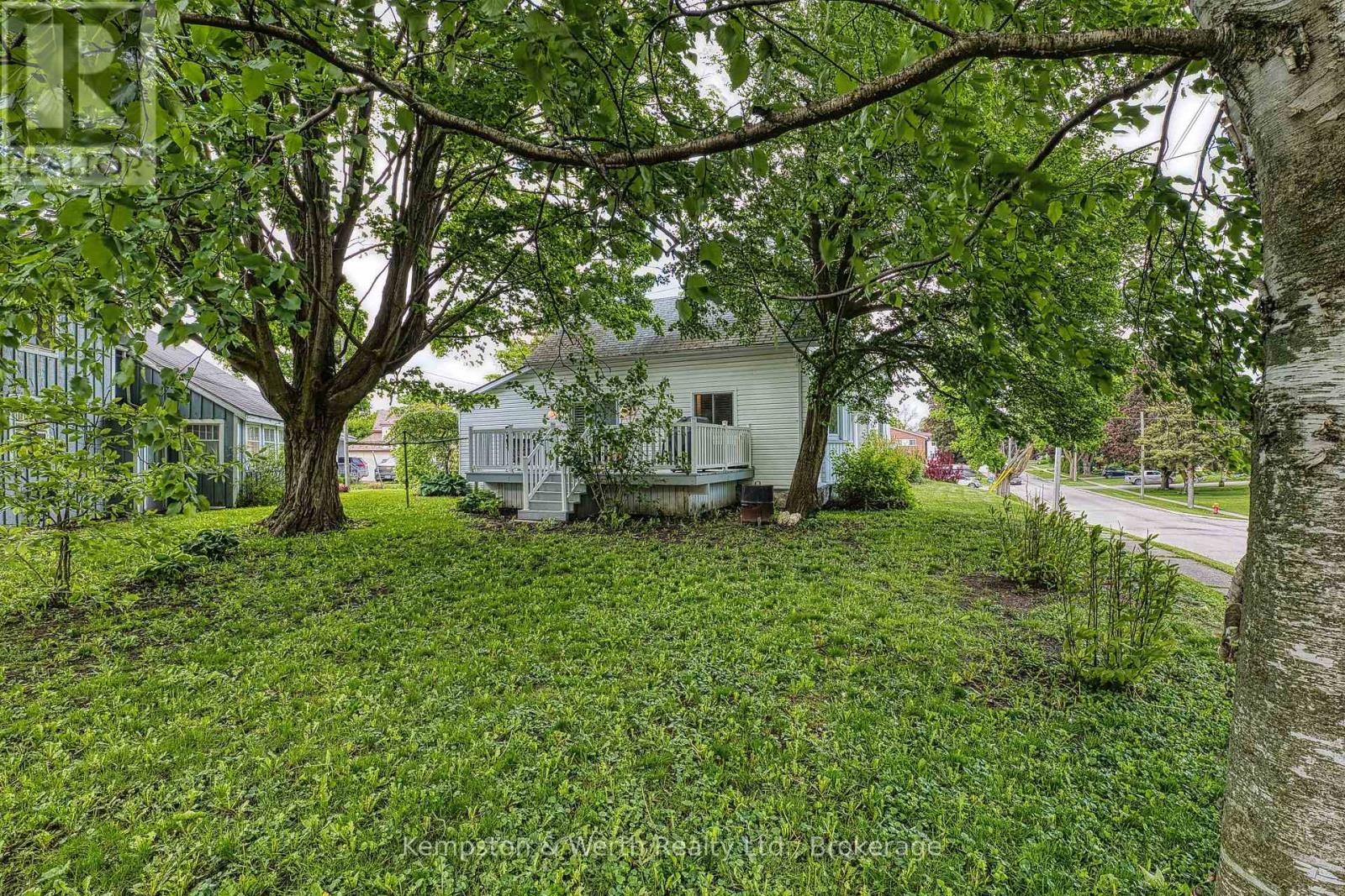 225 Queen Street N, Minto, Ontario  N0G 2P0 - Photo 37 - X12188648