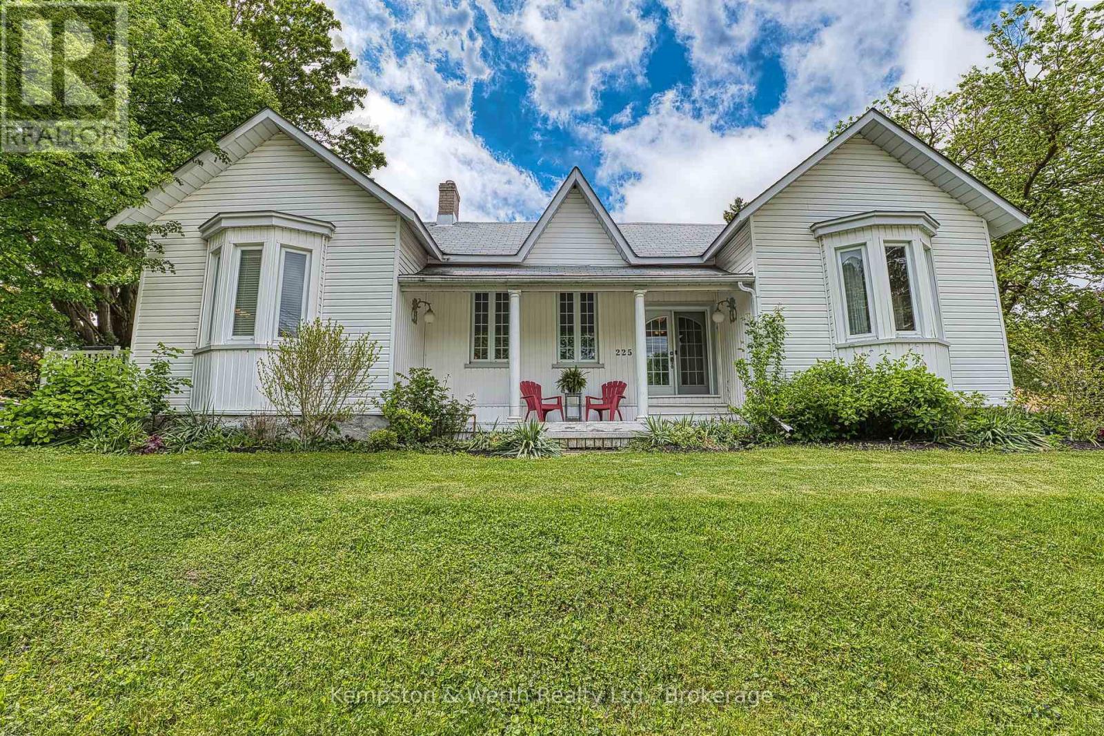 225 Queen Street N, Minto, Ontario  N0G 2P0 - Photo 6 - X12188648