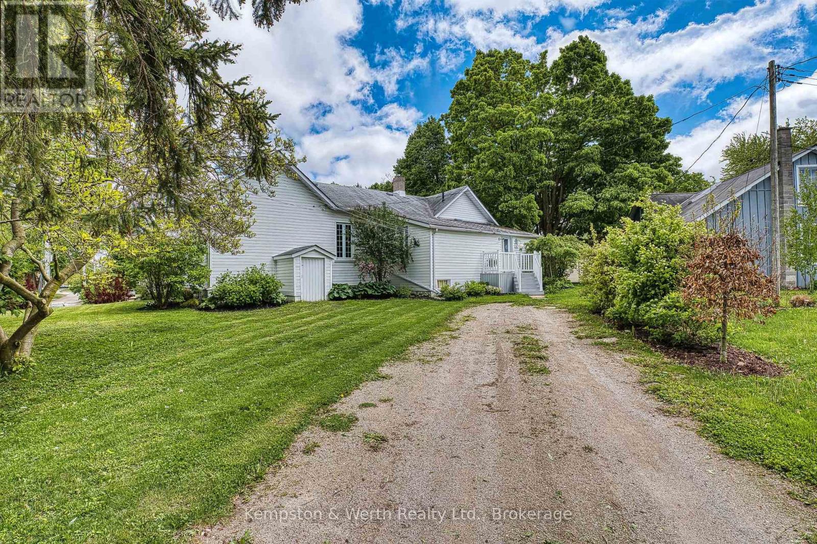 225 Queen Street N, Minto, Ontario  N0G 2P0 - Photo 8 - X12188648