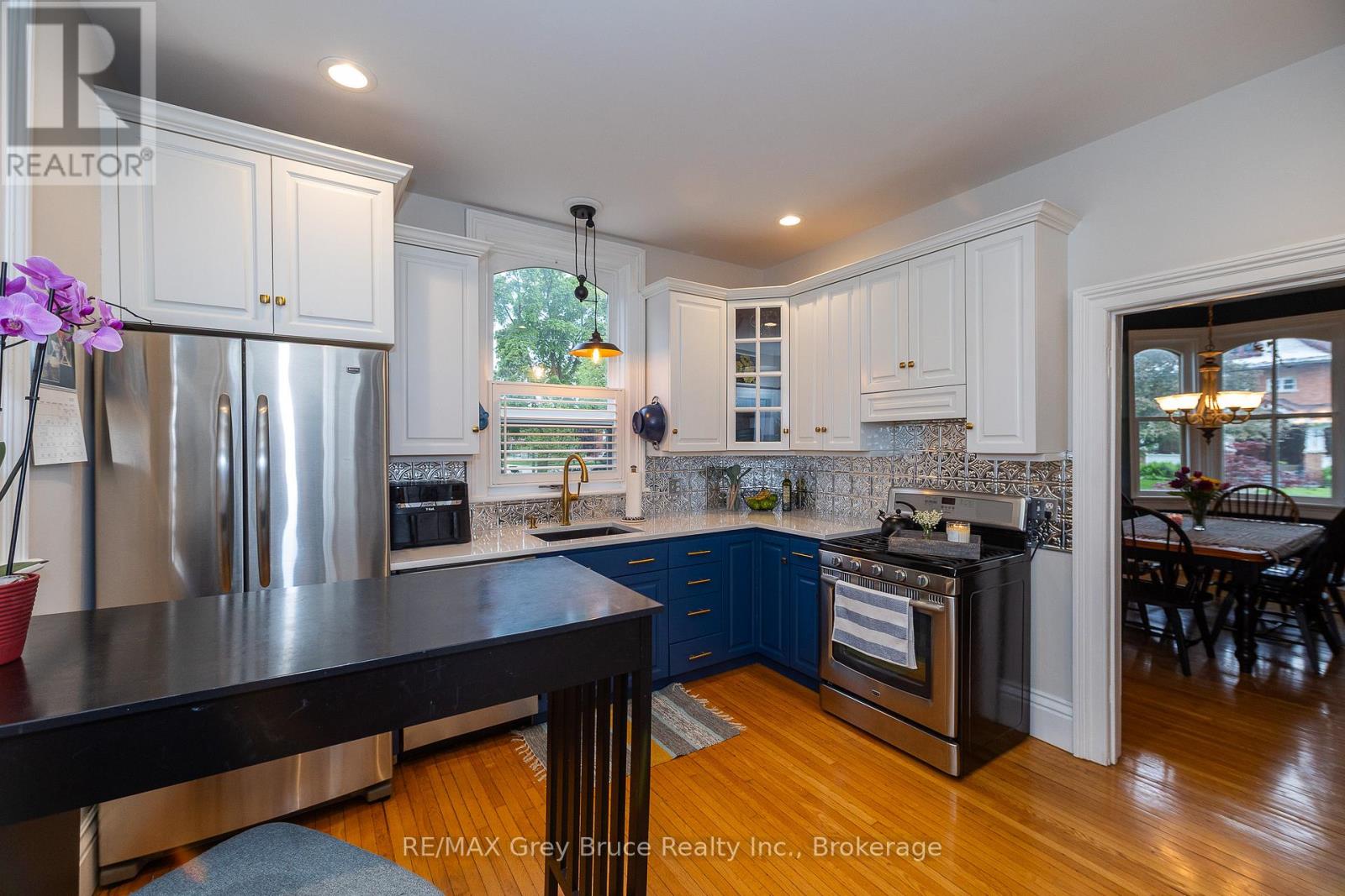 922 3rd Avenue W, Owen Sound, Ontario  N4K 4P6 - Photo 12 - X12188660