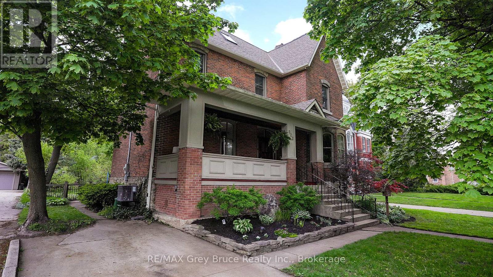 922 3rd Avenue W, Owen Sound, Ontario  N4K 4P6 - Photo 2 - X12188660