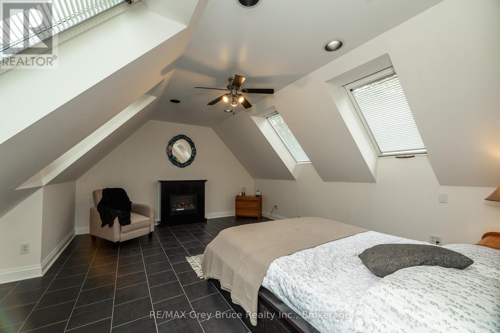 922 3rd Avenue W, Owen Sound, Ontario  N4K 4P6 - Photo 35 - X12188660