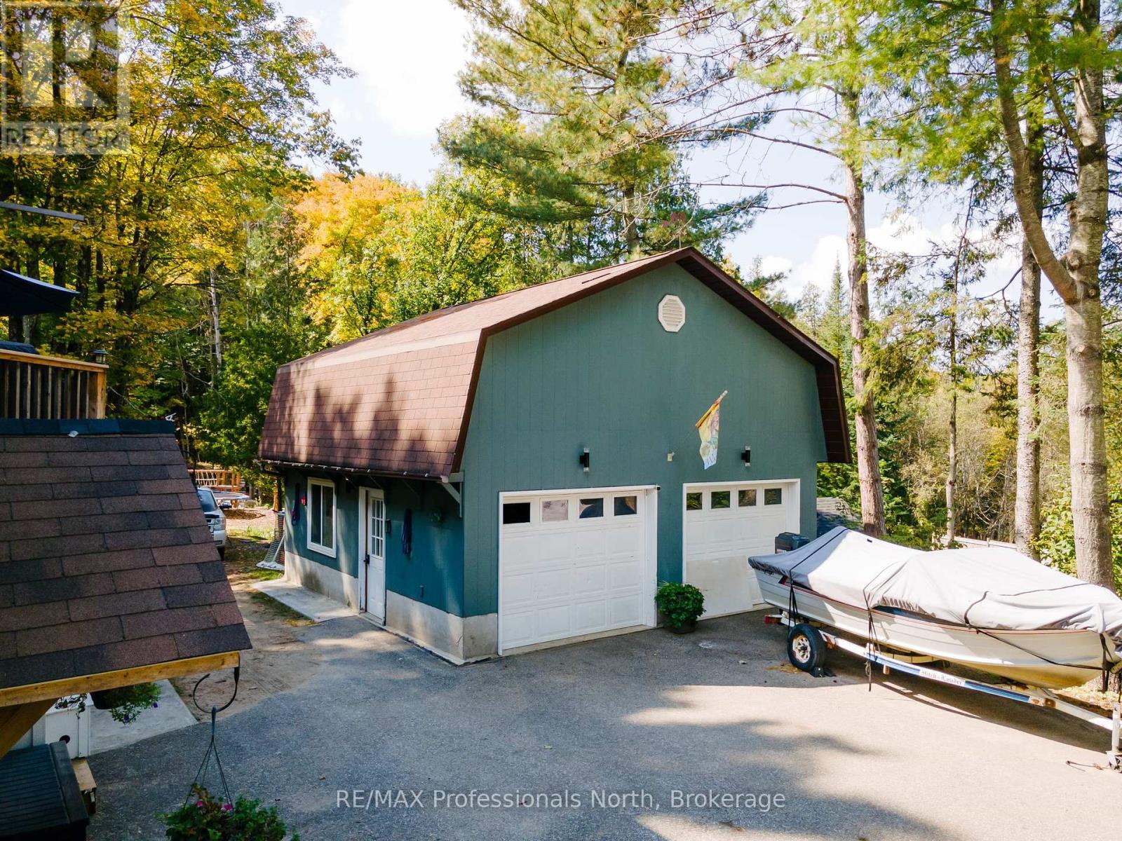 560 Mountain Street, Dysart Et Al, Ontario  K0M 1S0 - Photo 2 - X12188670