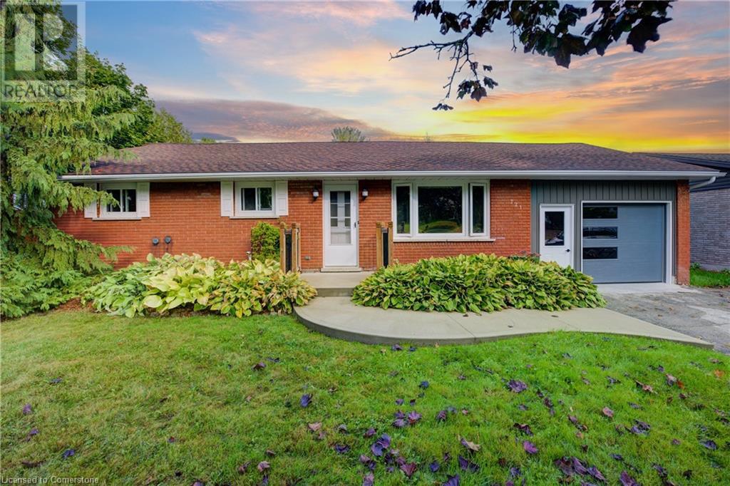 721 Waterloo Street, Mount Forest, Ontario  N0G 2L3 - Photo 1 - 40733675