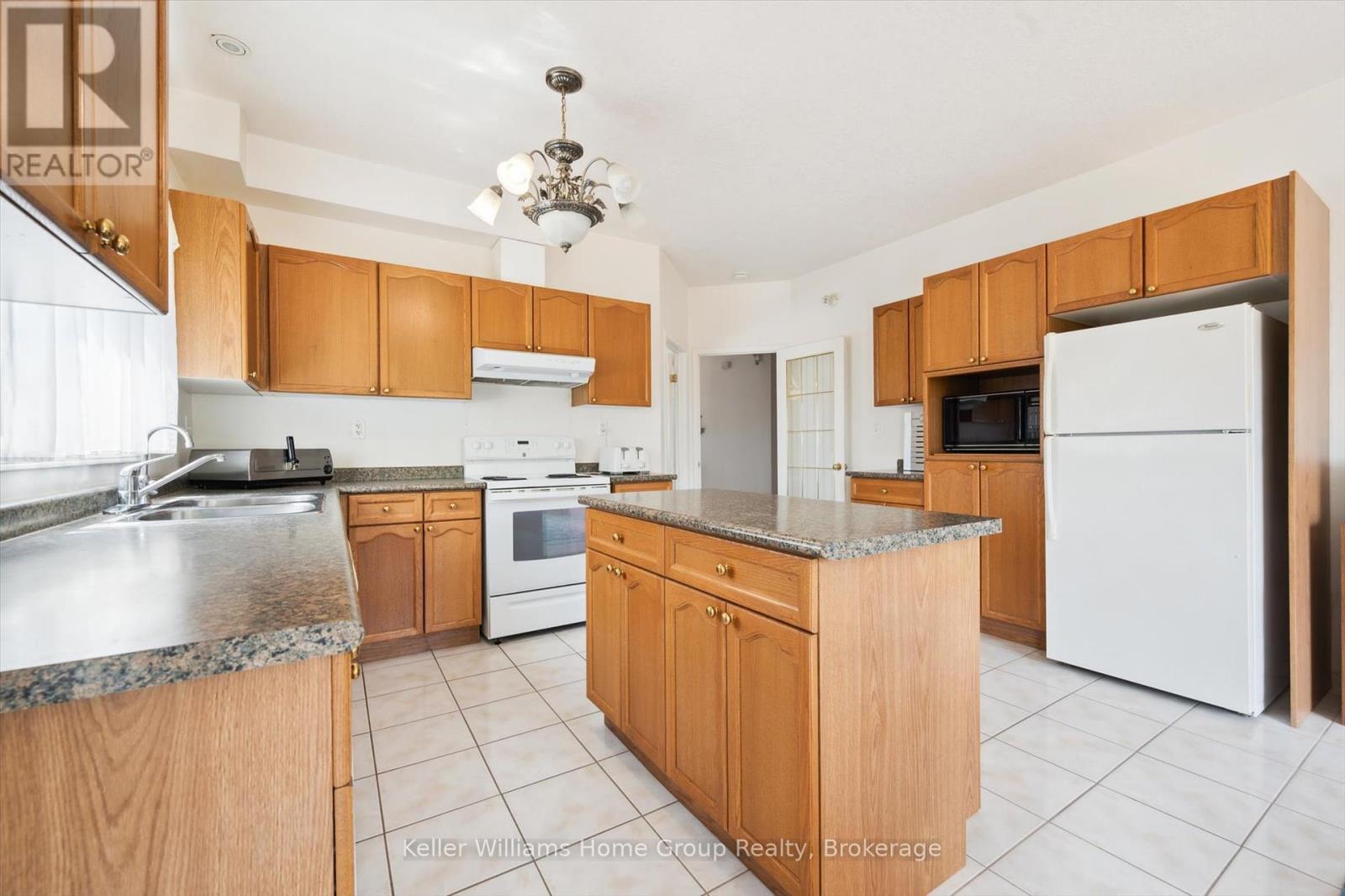 35 Creekside Drive, Guelph, Ontario  N1E 0C2 - Photo 19 - X12188810