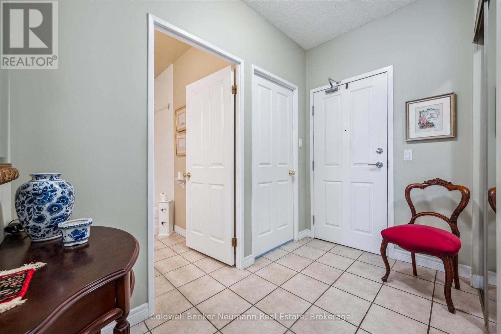 206 - 60 Wyndham Street S, Guelph, Ontario  N1E 7H7 - Photo 4 - X12188842
