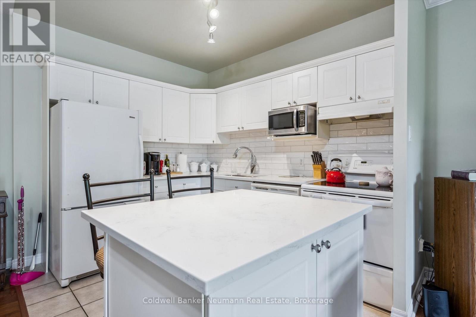 206 - 60 Wyndham Street S, Guelph, Ontario  N1E 7H7 - Photo 6 - X12188842