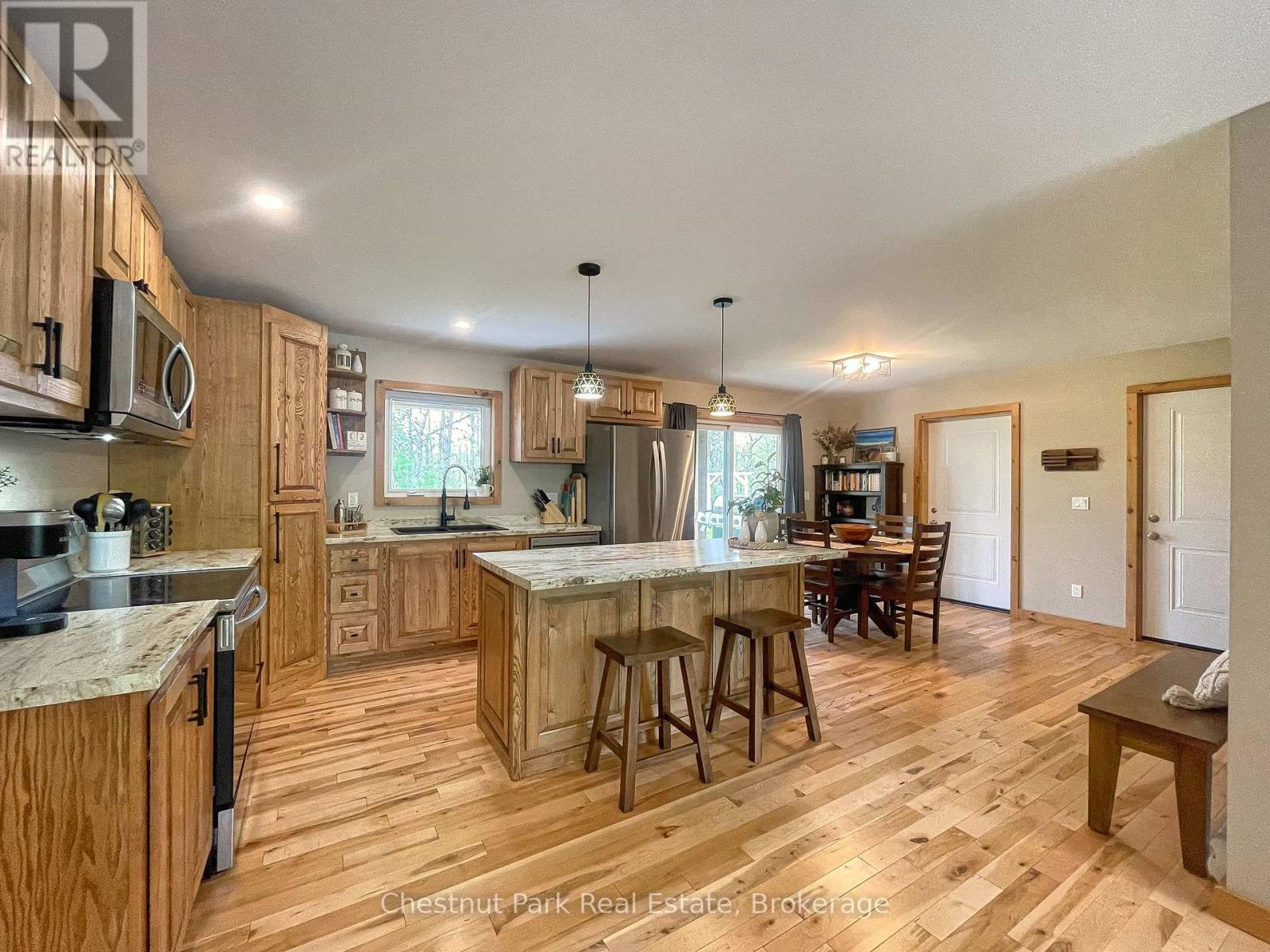 23 Maple Drive, Northern Bruce Peninsula, Ontario  N0H 1Z0 - Photo 6 - X12188904