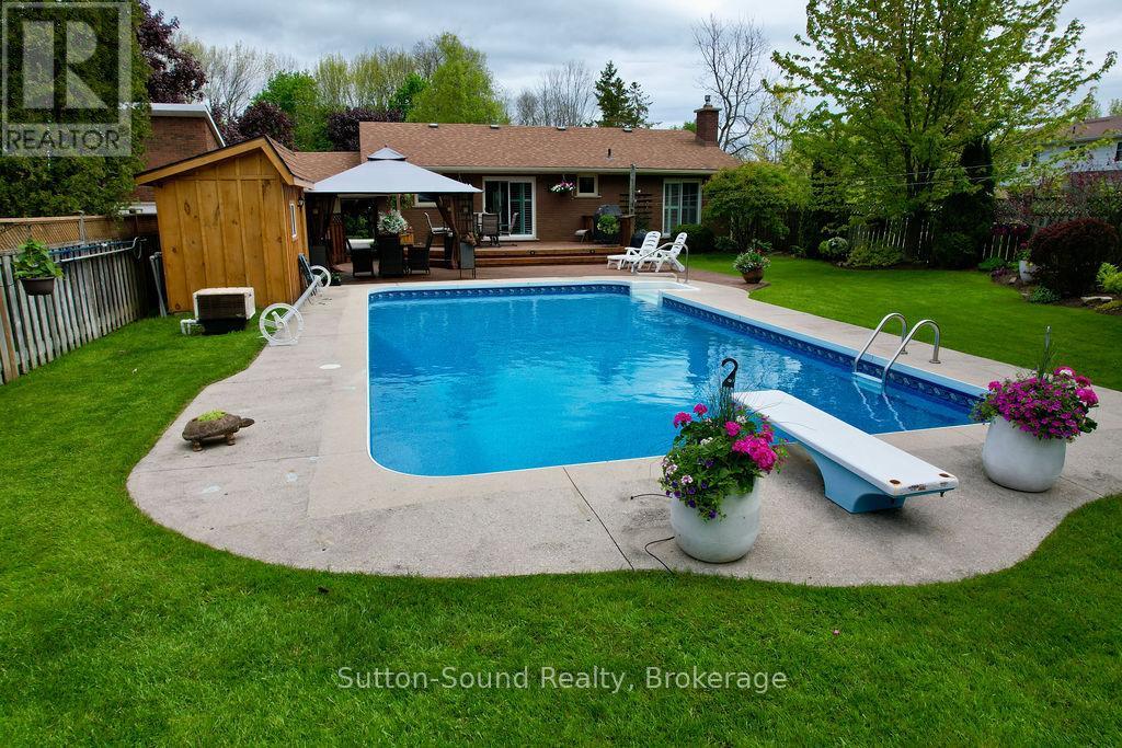 635 26th Street W, Owen Sound, Ontario  N4K 6A6 - Photo 2 - X12188917