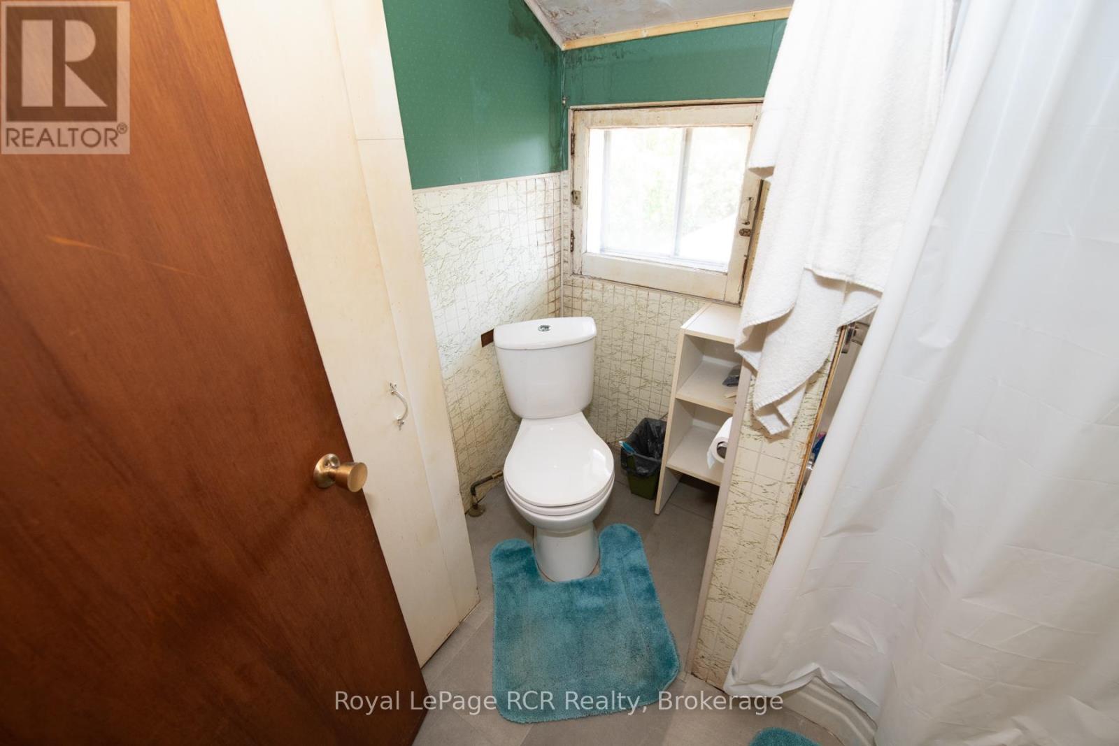 450 James Street W, Wellington North, Ontario  N0G 2L3 - Photo 17 - X12189027